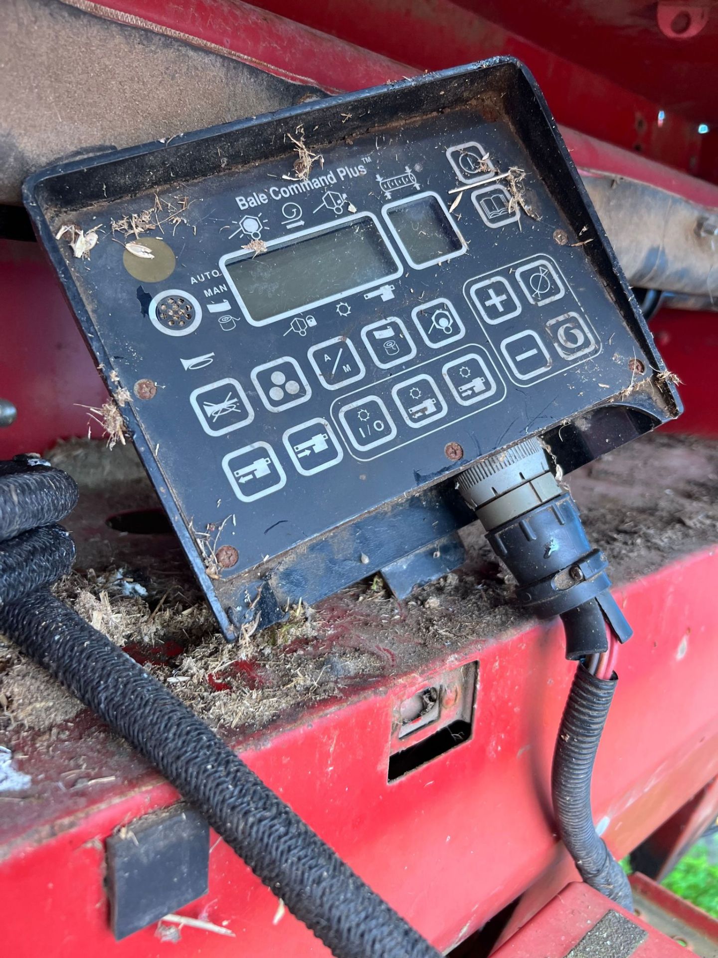 NEW HOLLAND ROUND BALER - Image 7 of 7