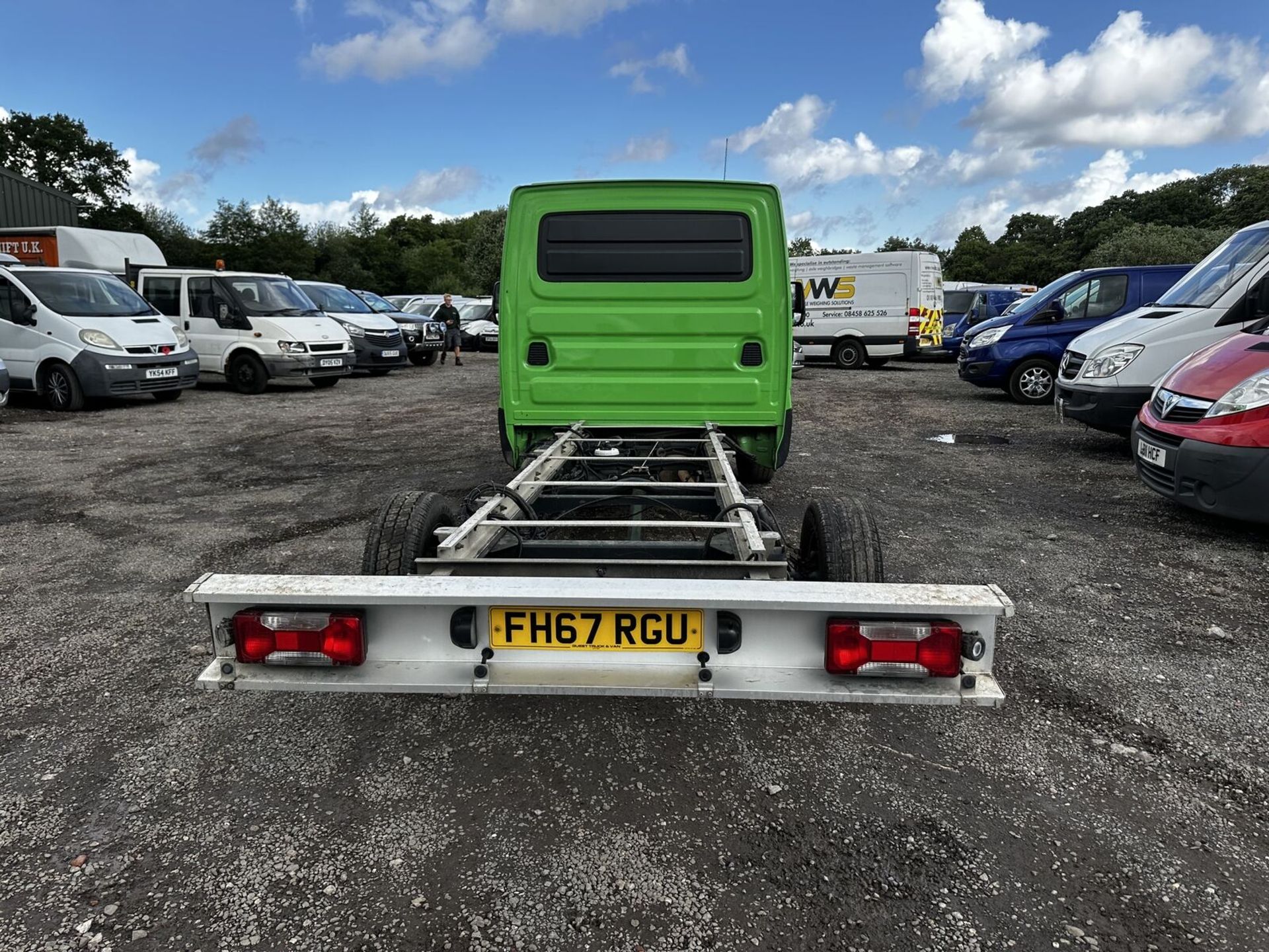 **NO VAT ON HAMMER** READY FOR ACTION: 2018 DAILY 35S12 S-A CHASSIS CAB IN GREEN - Image 5 of 12