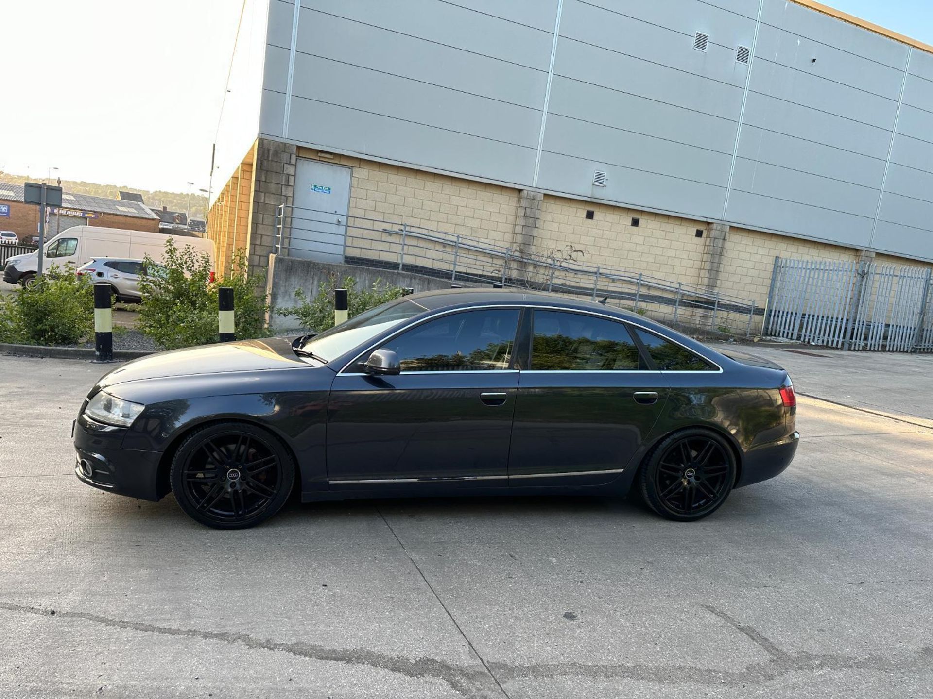 TECH-SAVVY AUDI A6: ON-BOARD COMPUTER AND MORE 4 DOOR SALOON GREY AUTOMATIC (NO VAT ON HAMMER