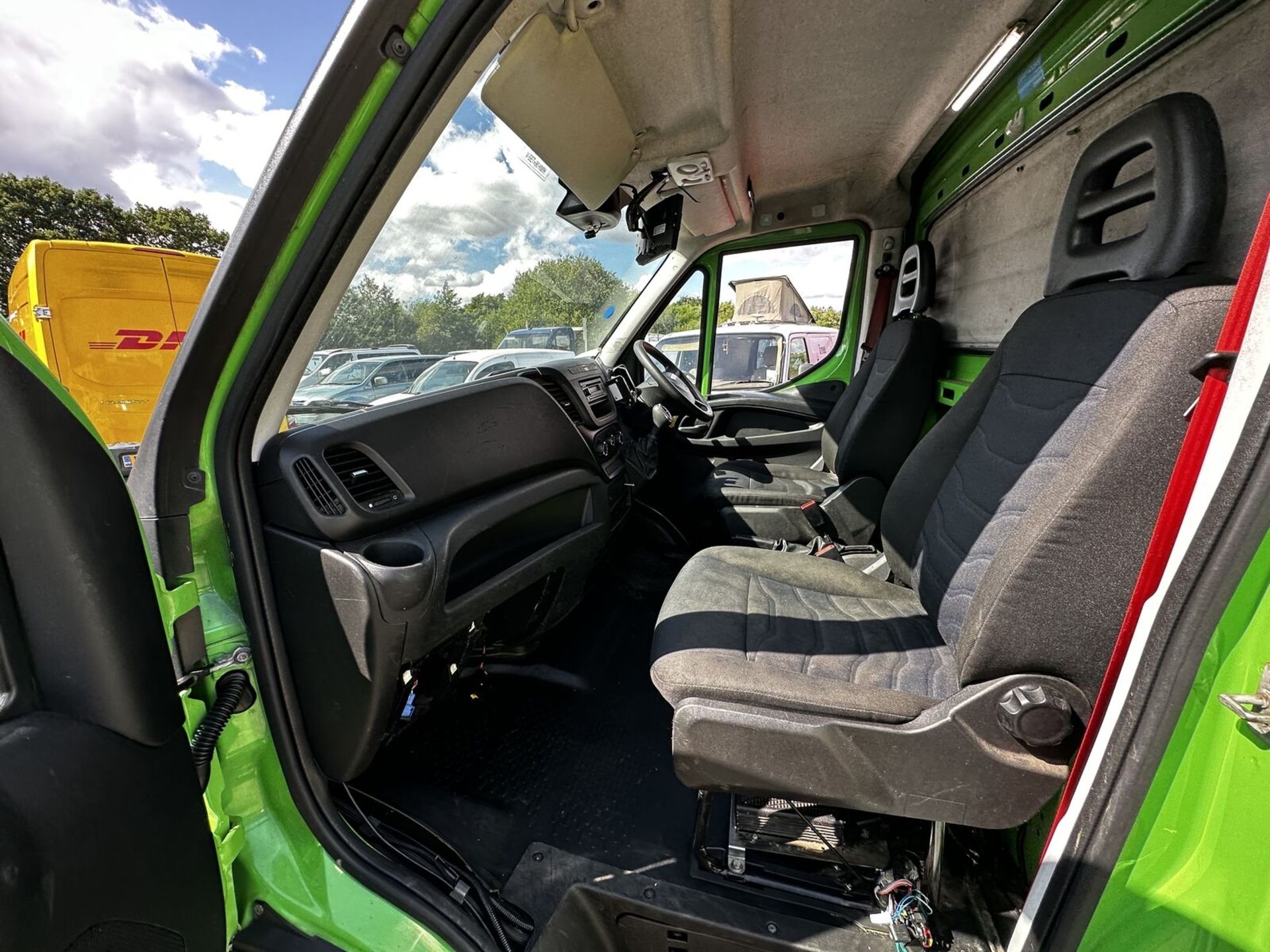 EFFICIENT 2018 IVECO DAILY 18: RELIABLE FRIDGE CAB, SMOOTH PERFORMANCE - Image 5 of 14