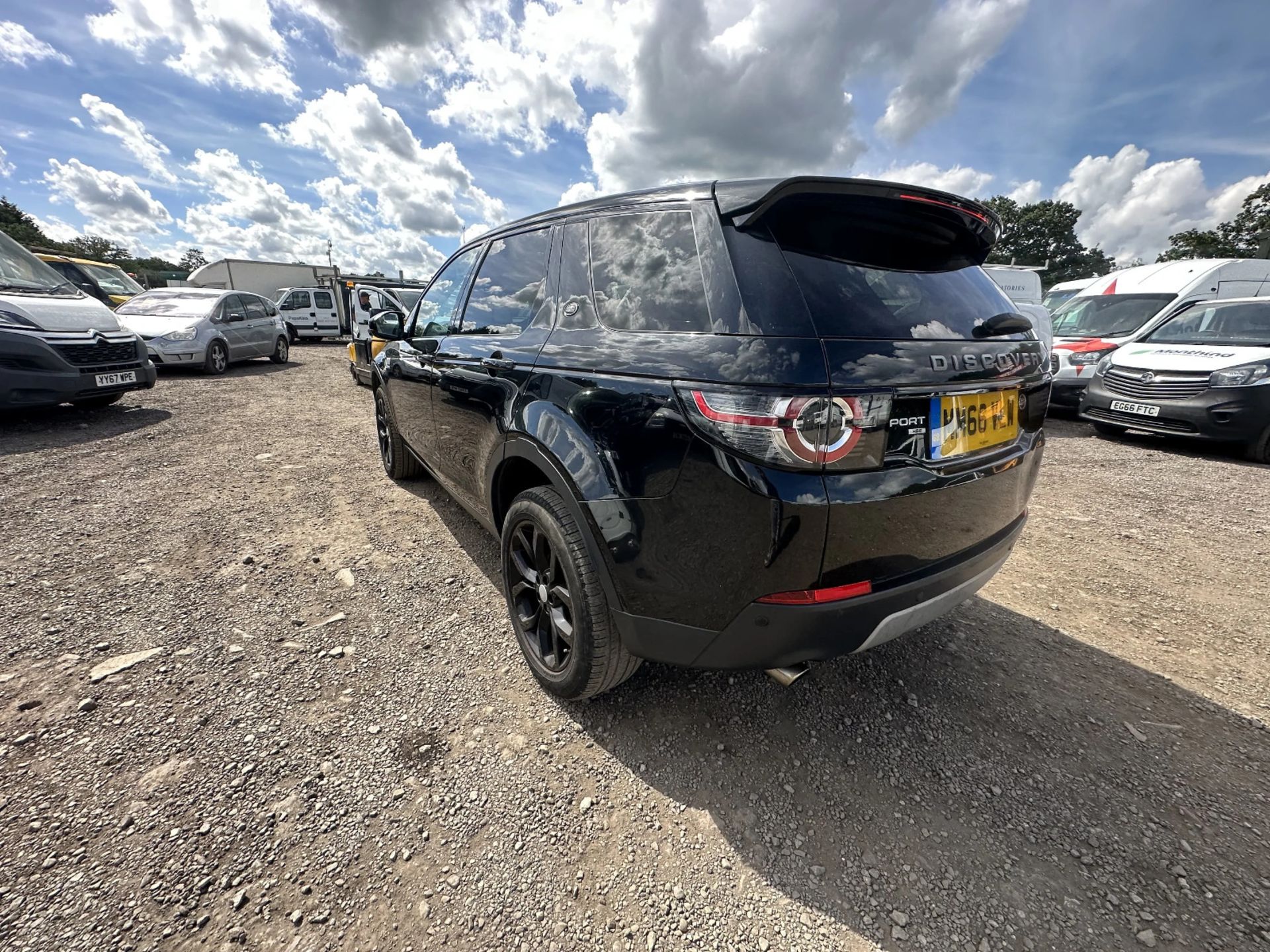 ONLY 30K MILES!!! 2017 66 PLATE LAND ROVER DISCOVERY SPORT SUNROOF 2.0 TD4 (NO VAT ON HAMMER) - Image 3 of 36