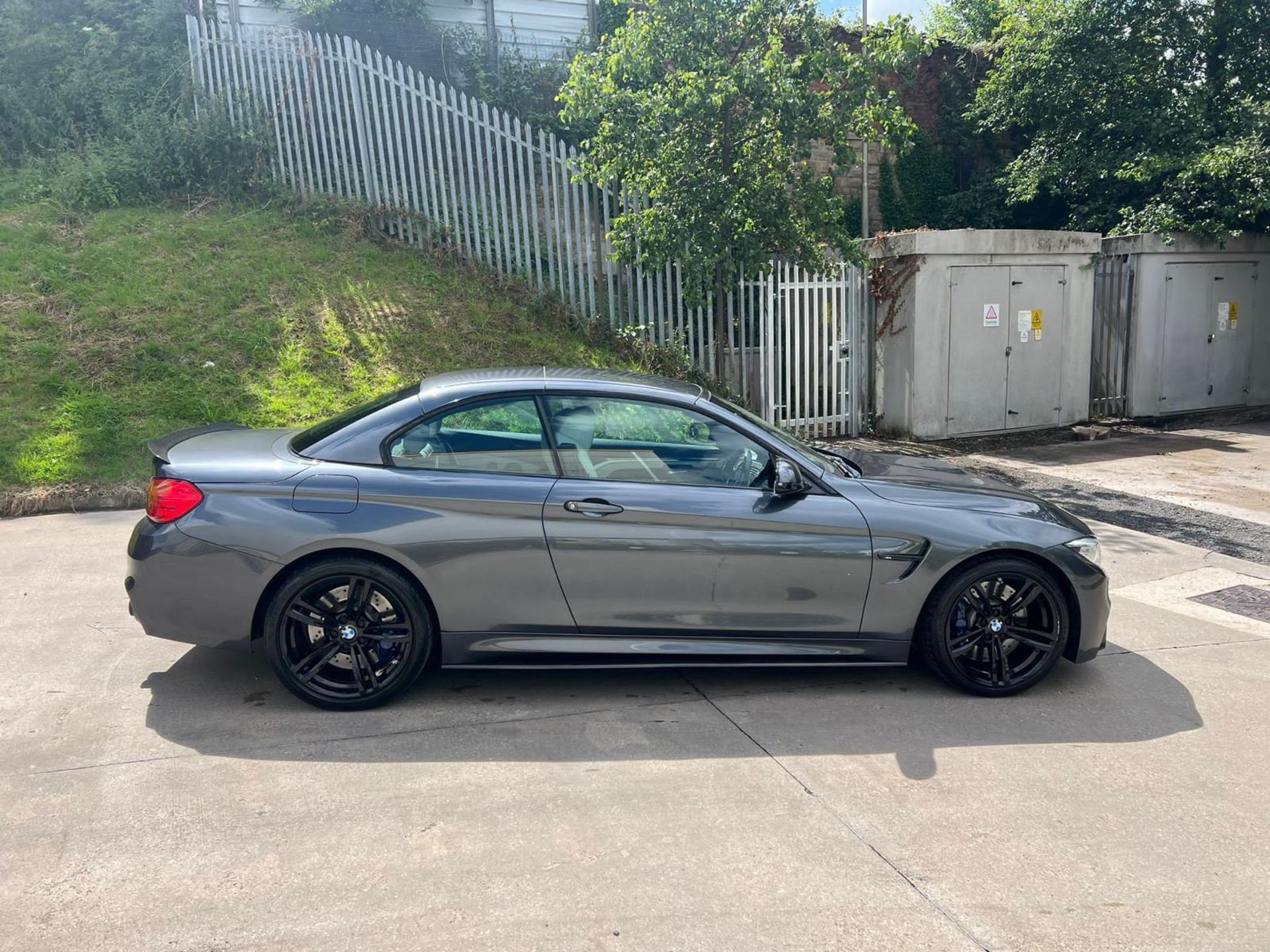 **(ONLY 55K MILEAGE)** 2016 BMW 4 SERIES: BLACK LEATHER INTERIOR (NO VAT ON HAMMER) - Image 5 of 12