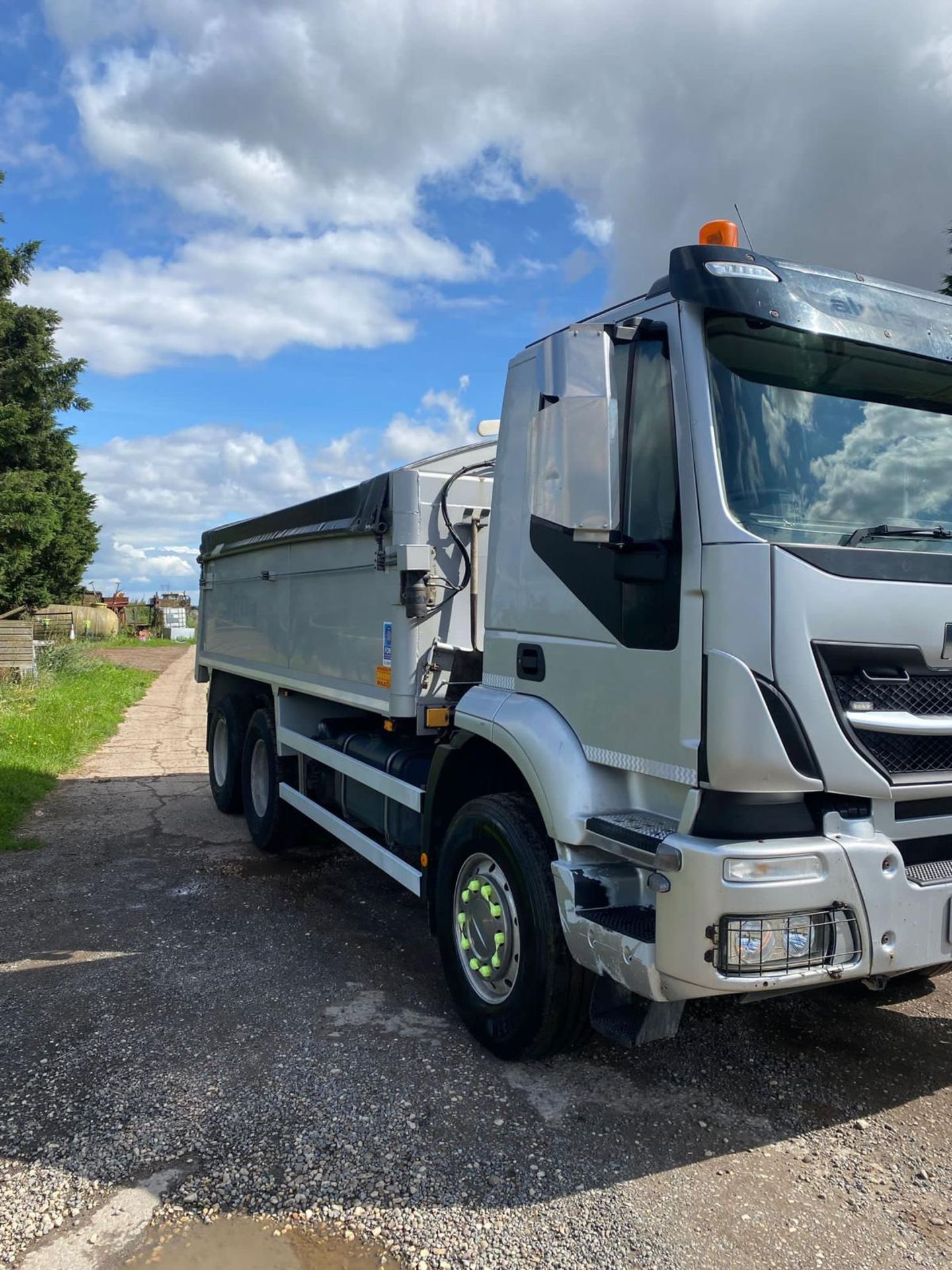 IVECO AD 260T WILCOX INSULATED TARMAC BODY - Image 3 of 15