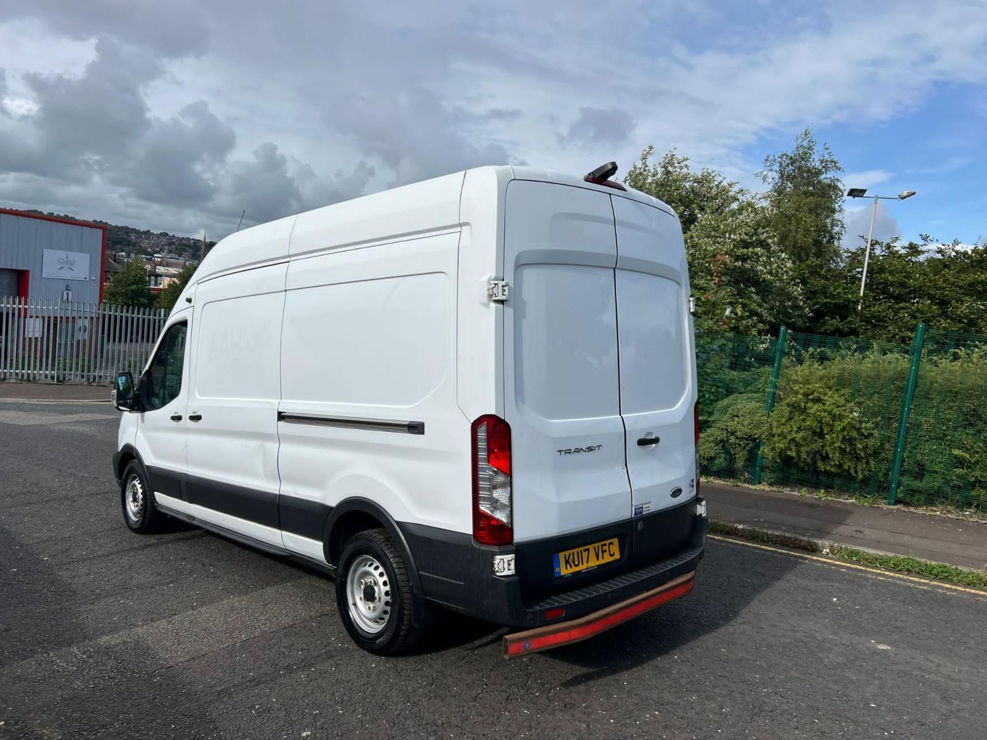 17 PLATE TRANSIT POWERFUL AND EFFICIENT: 360 CAMERAS - EURO 6 - 2 X KEYS - Image 6 of 12