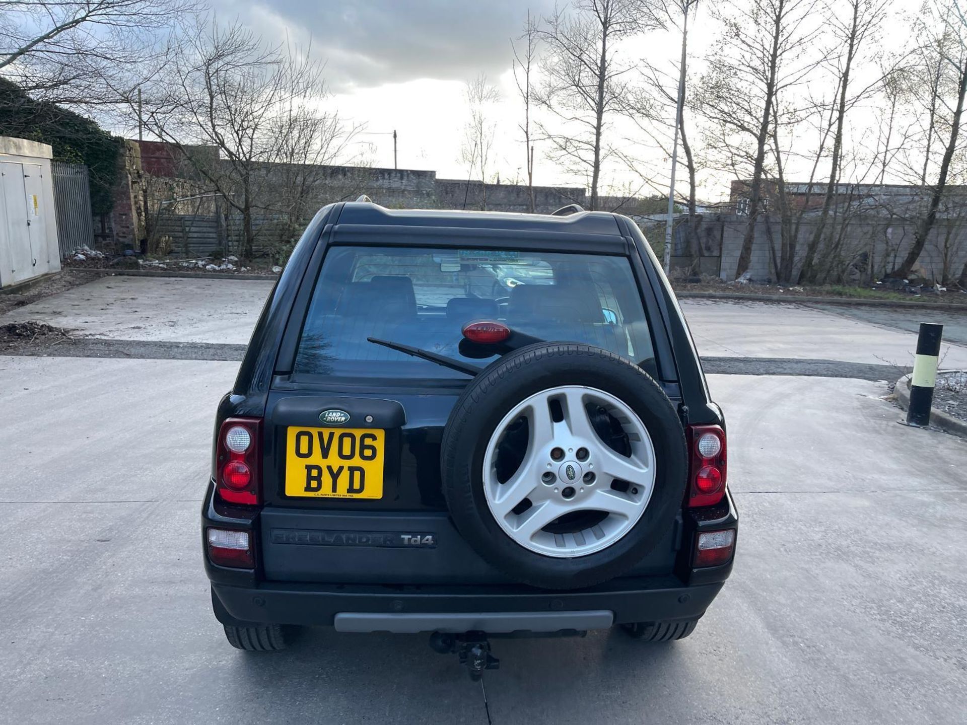 2006 LAND ROVER FREELANDER: DIESEL AUTO WITH LEATHER INTERIOR (NO VAT ON HAMMER) - Image 8 of 12