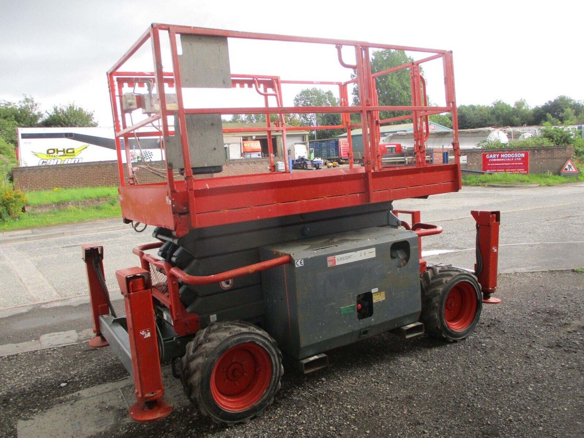 2011 SKYJACK 6832 SCISSOR LIFT ACCESS PLATFORM CHERRY PICKER MEWP GENIE - Image 7 of 13