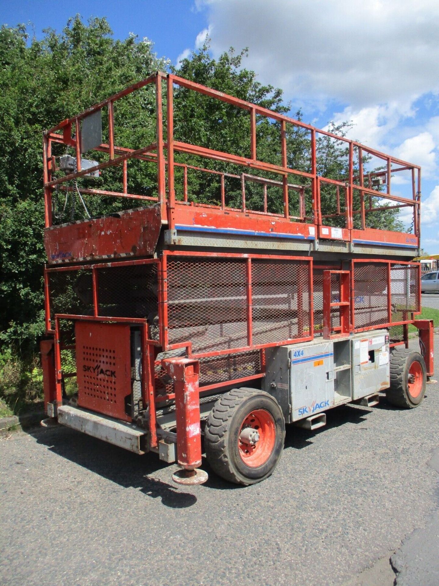 2007 SKYJACK 9250 SCISSOR LIFT ACCESS PLATFORM CHERRY PICKER MEWP GENIE - Image 7 of 15