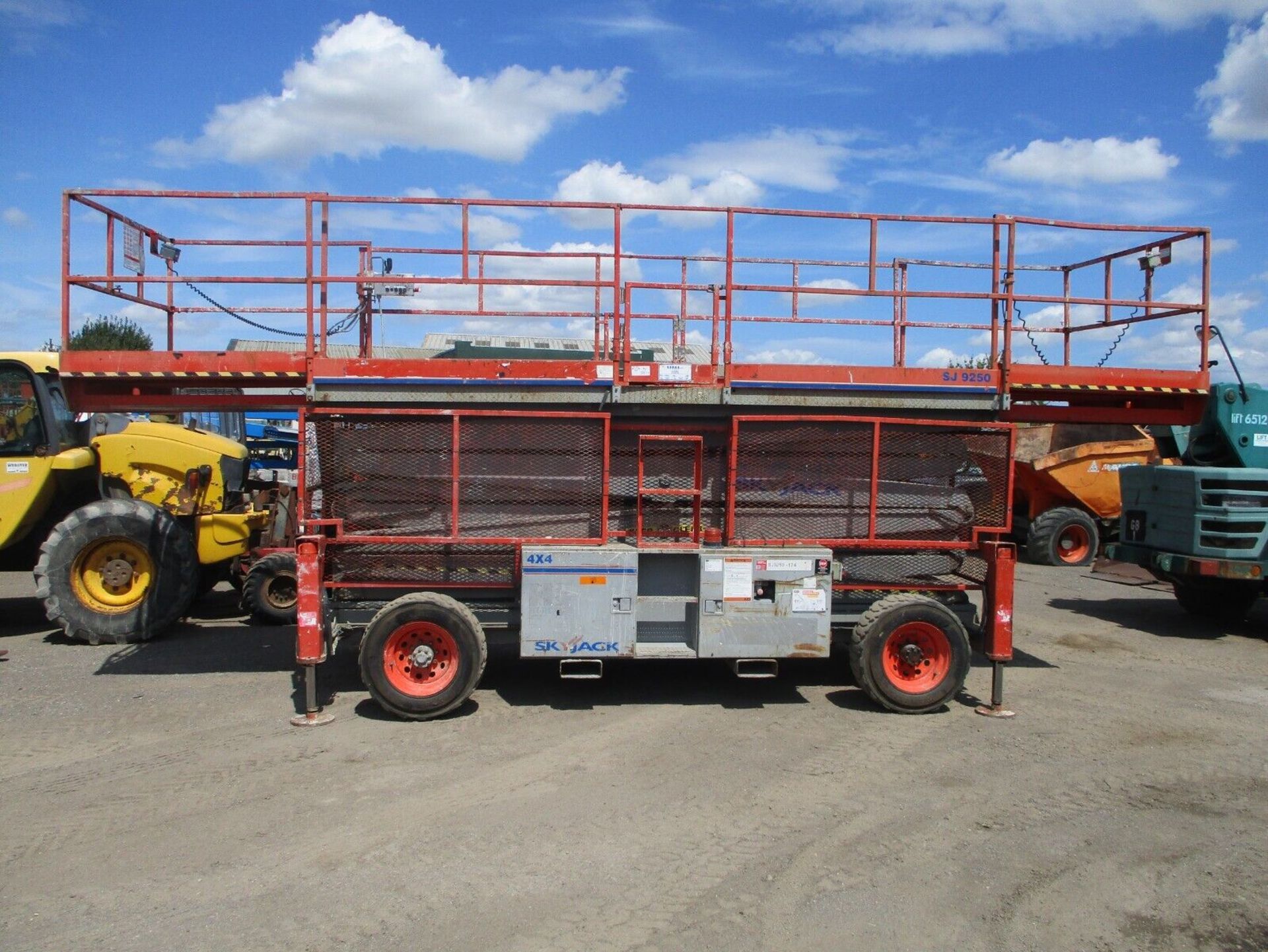 2007 SKYJACK 9250 SCISSOR LIFT ACCESS PLATFORM CHERRY PICKER MEWP GENIE