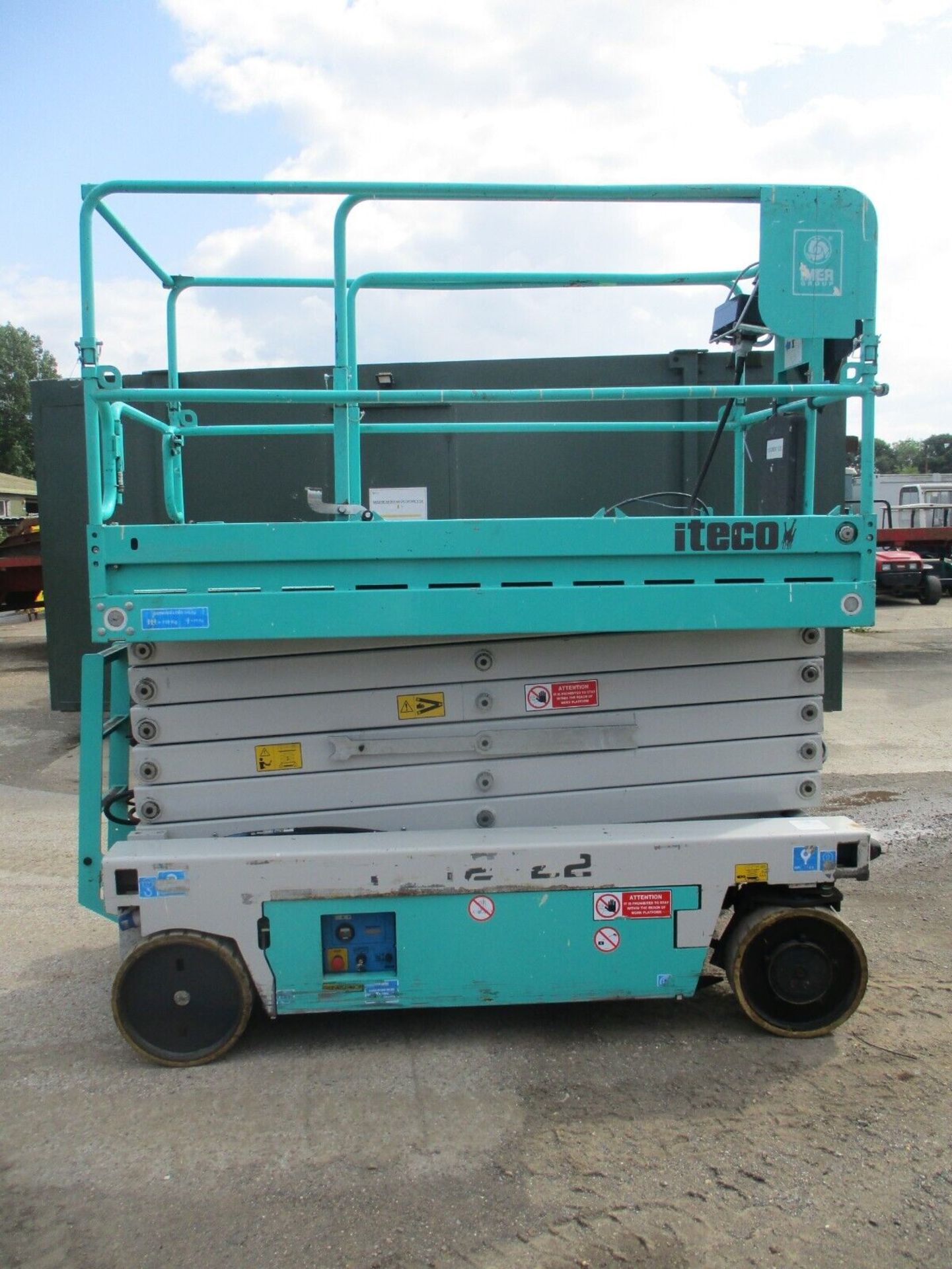 2013 IMER ITECO IT 12122 13.9 METRE SCISSOR LIFT ACCESS PLATFORM CHERRY PICKER - Image 6 of 13