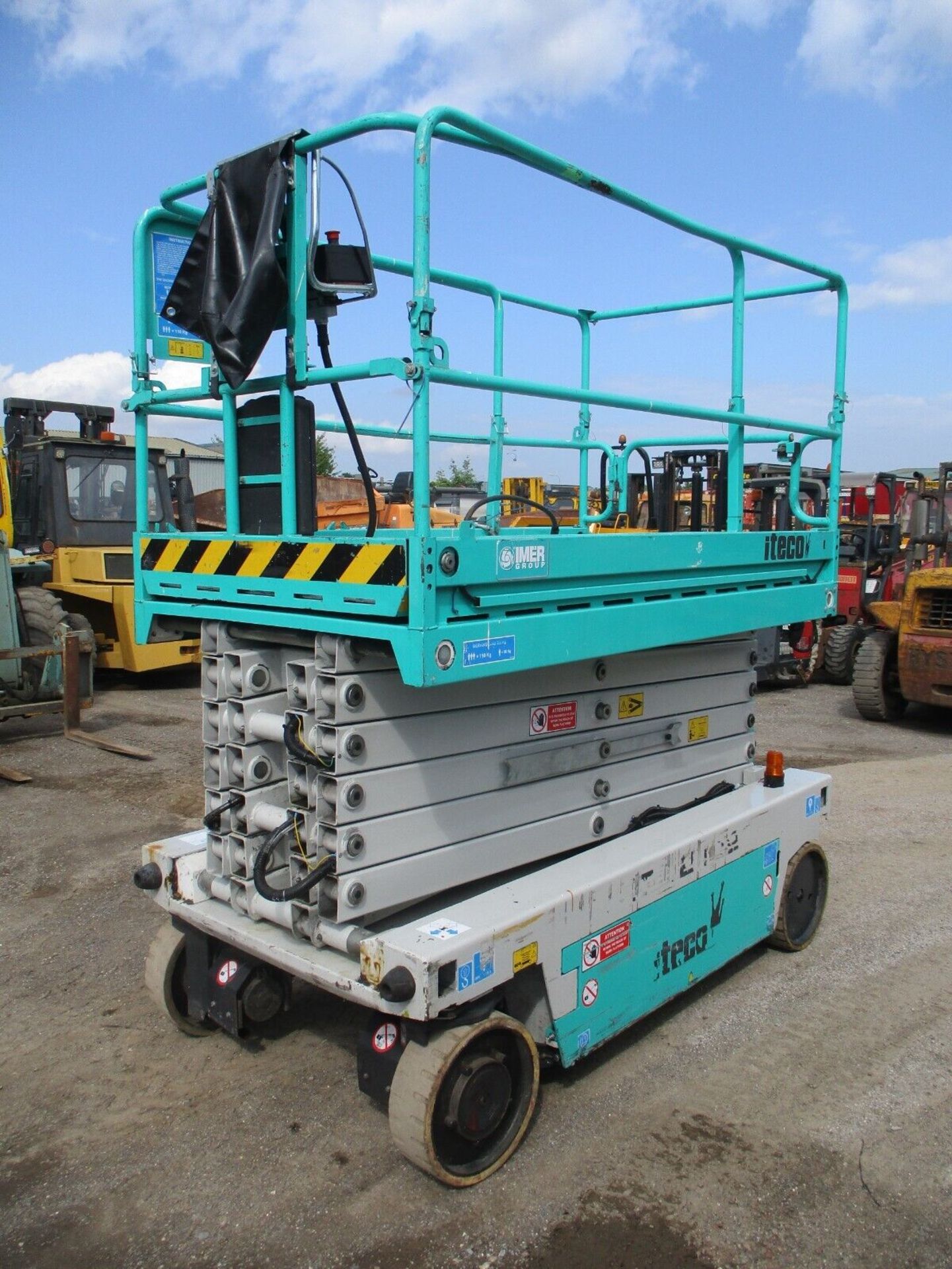 2013 IMER ITECO IT 12122 13.9 METRE SCISSOR LIFT ACCESS PLATFORM CHERRY PICKER - Image 10 of 13