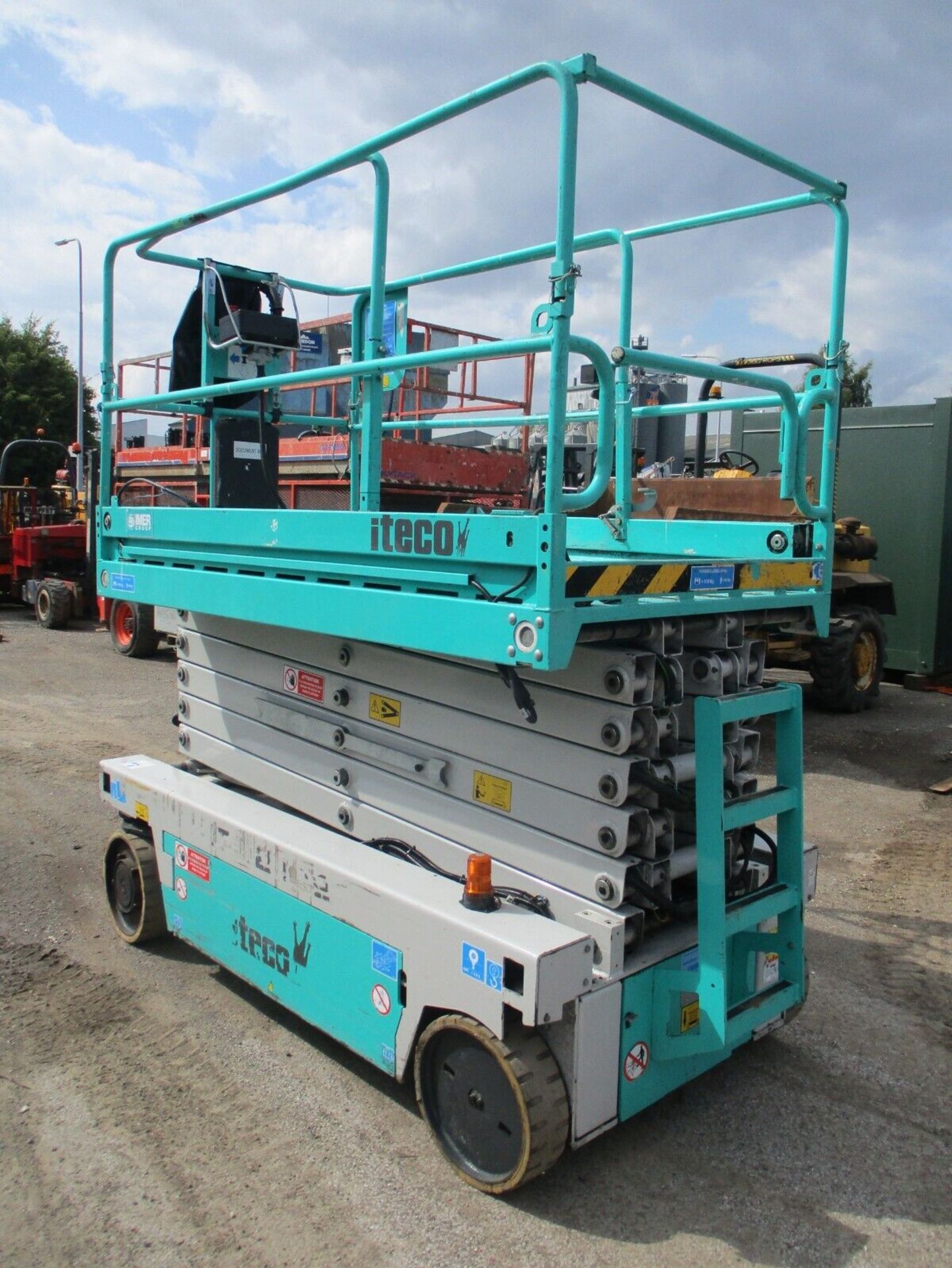 2013 IMER ITECO IT 12122 13.9 METRE SCISSOR LIFT ACCESS PLATFORM CHERRY PICKER - Image 12 of 13