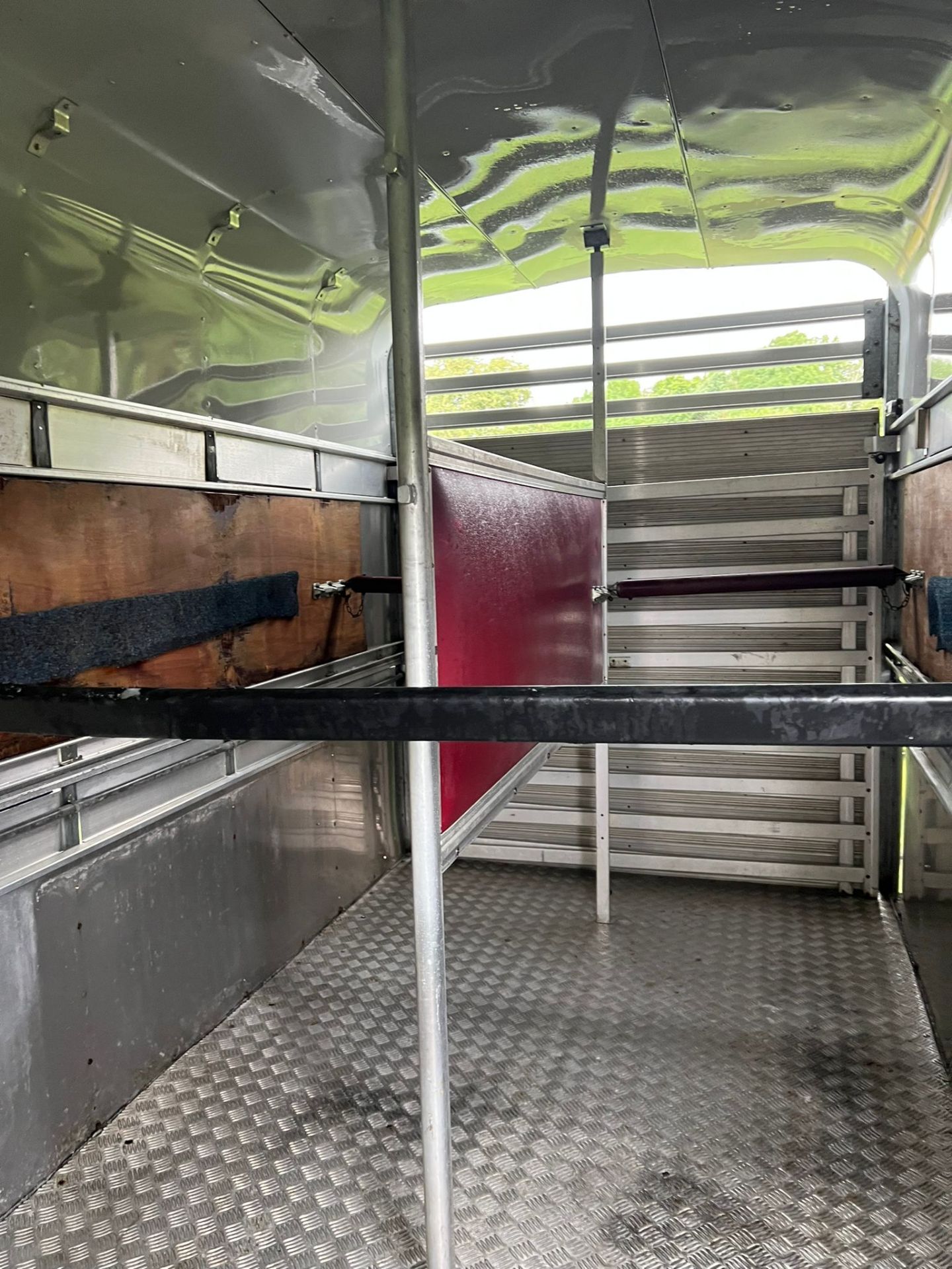 IFOR WILLIAMS 7FT HIGH CATTLE HORSE TRAILER - Image 10 of 11
