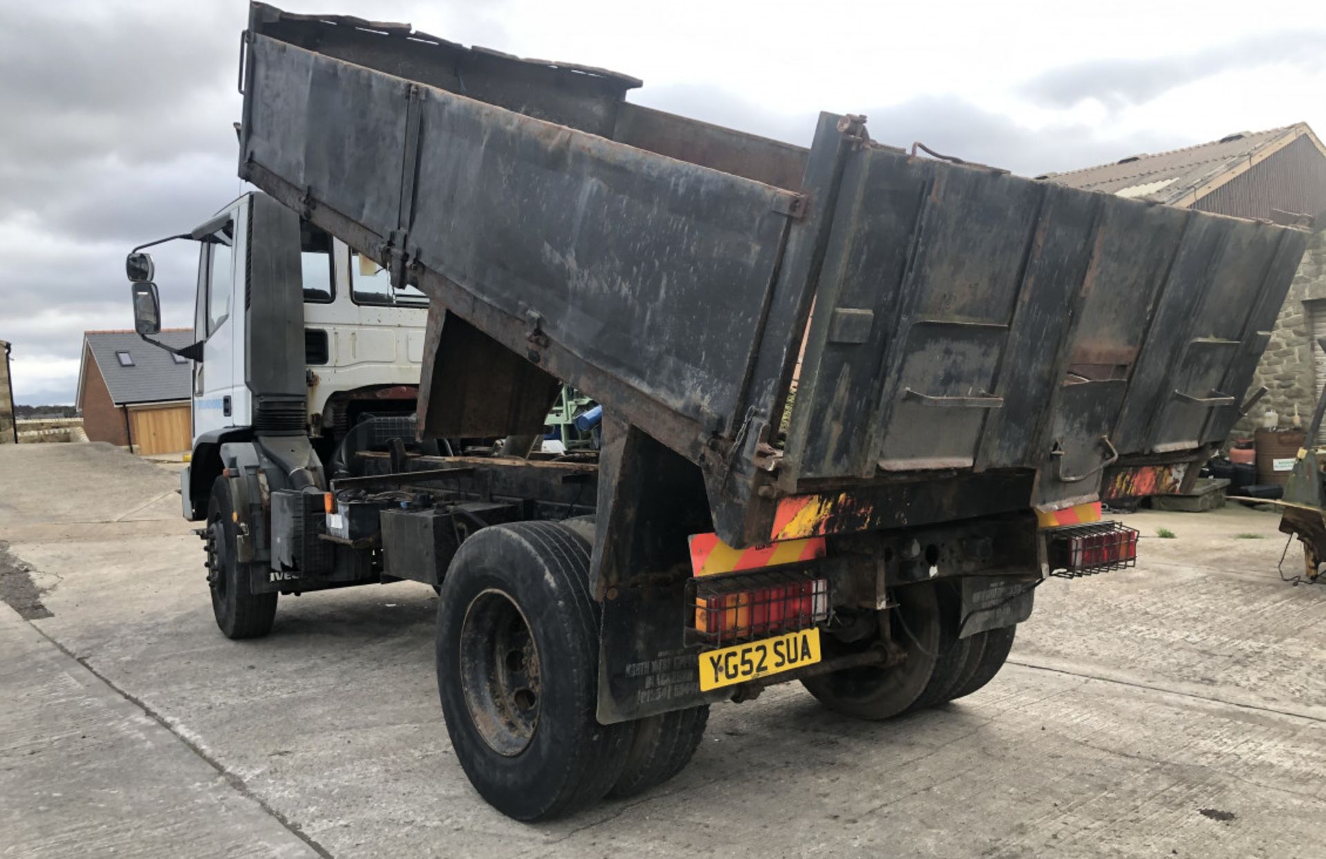 IVECO TRACTOR 180E18 STEEL BODY TIPPER TRUCK - Image 4 of 10