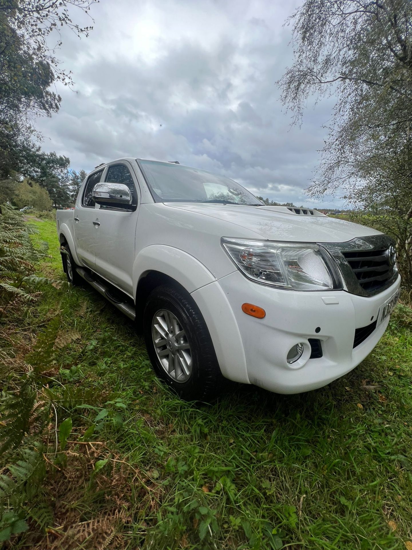 **ONLY 58K MILES ** 2012 TOYOTA HILUX 3.0 AUTOMATIC - Image 12 of 24