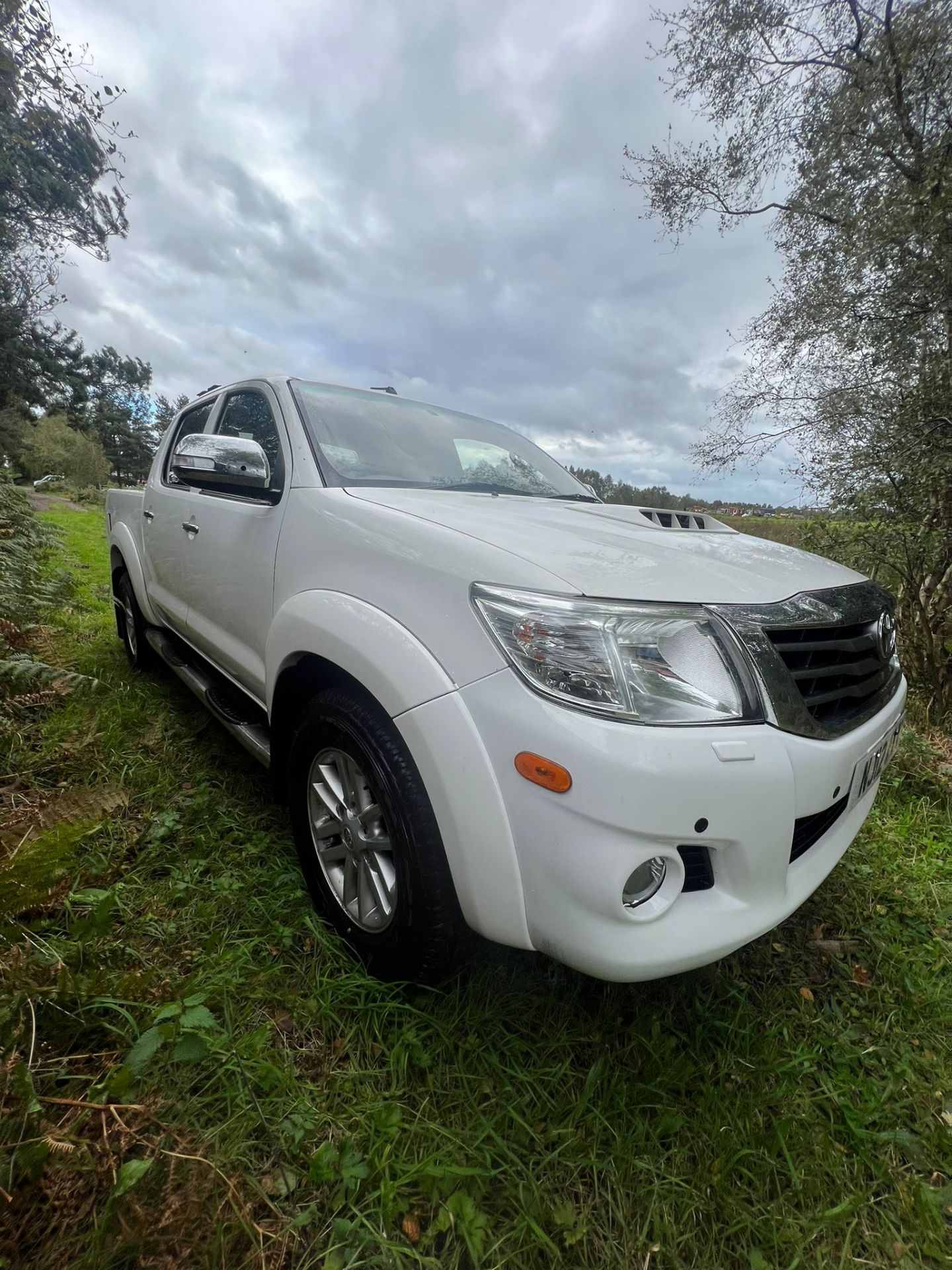 **ONLY 58K MILES ** 2012 TOYOTA HILUX 3.0 AUTOMATIC - Image 16 of 24
