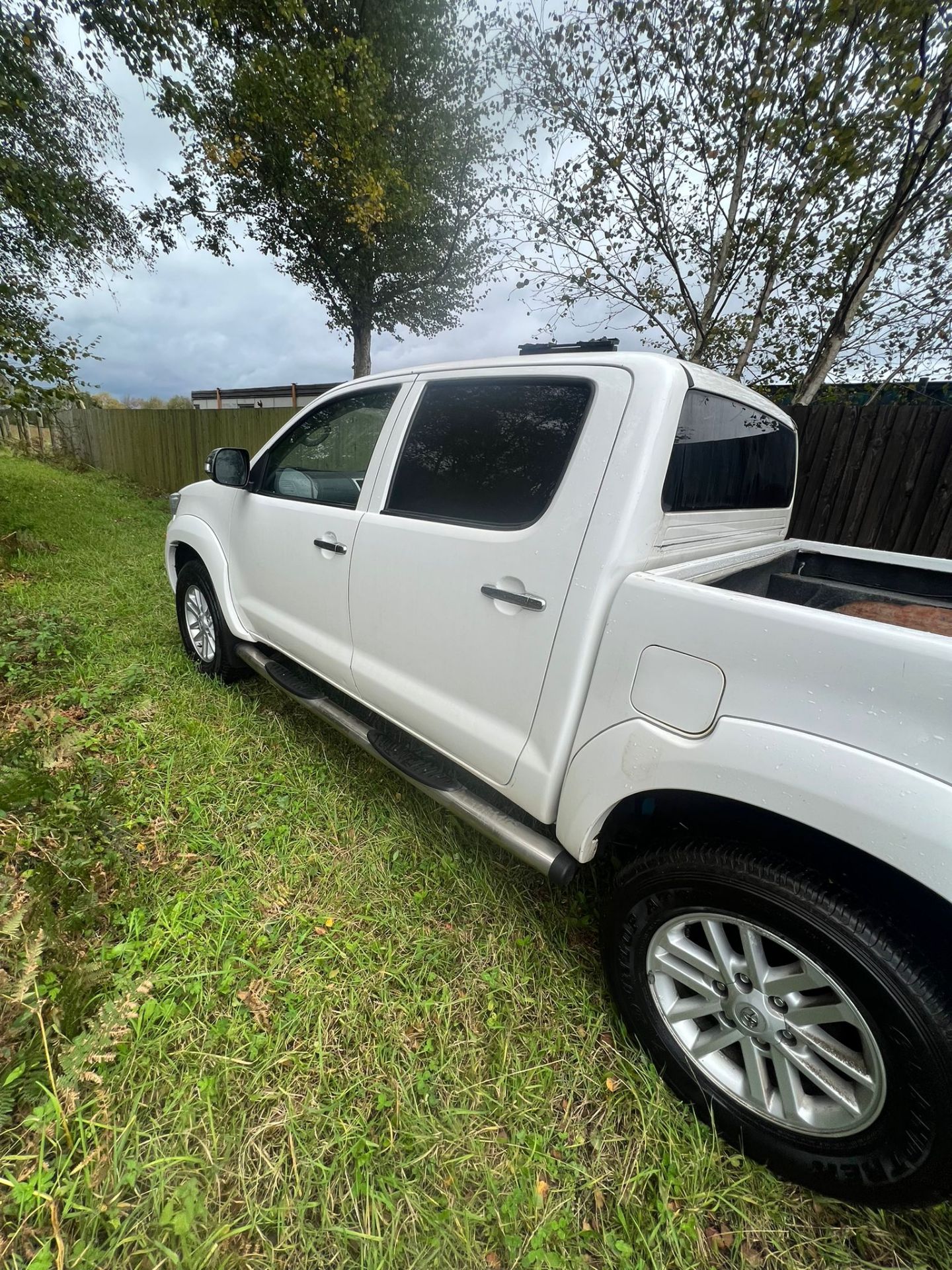 **ONLY 58K MILES ** 2012 TOYOTA HILUX 3.0 AUTOMATIC - Image 2 of 24