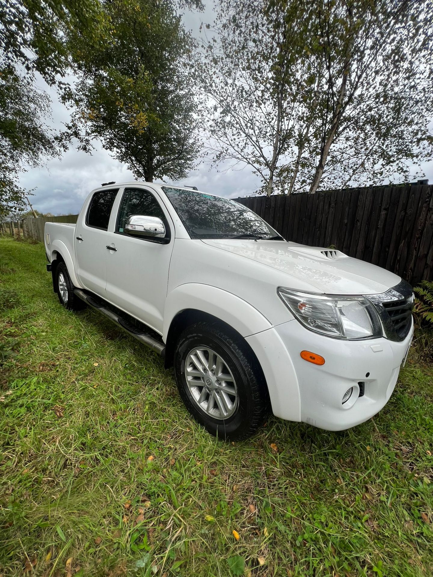 **ONLY 58K MILES ** 2012 TOYOTA HILUX 3.0 AUTOMATIC - Image 19 of 24