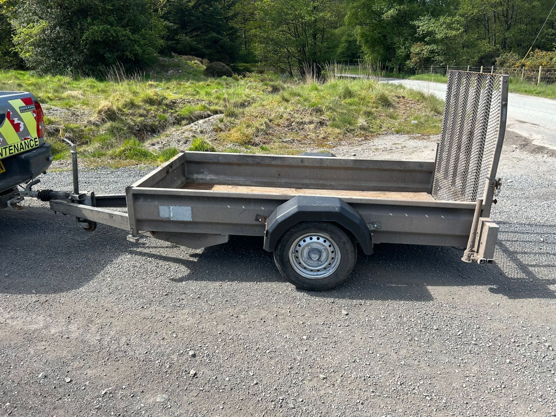 INDESPENSION 8X5 SINGLE AXLE QUAD BIKE TRAILER WITH RAMP - Image 7 of 10