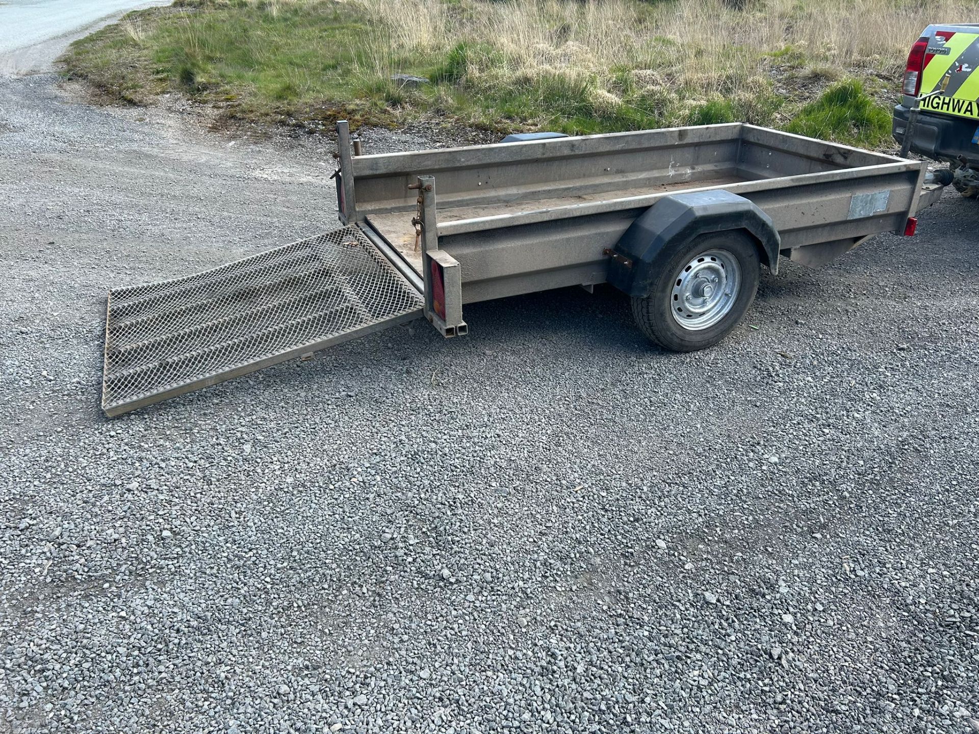 INDESPENSION 8X5 SINGLE AXLE QUAD BIKE TRAILER WITH RAMP