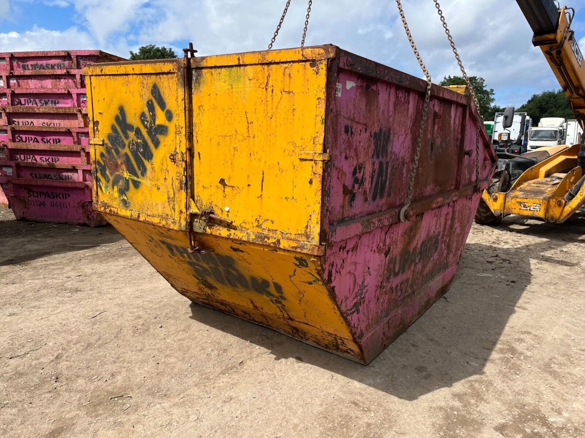 14 YARD CHAIN SKIP WAGON TRUCK AUCTION IS FOR 1 X SKIP IN USEABLE CONDITION - Image 6 of 6
