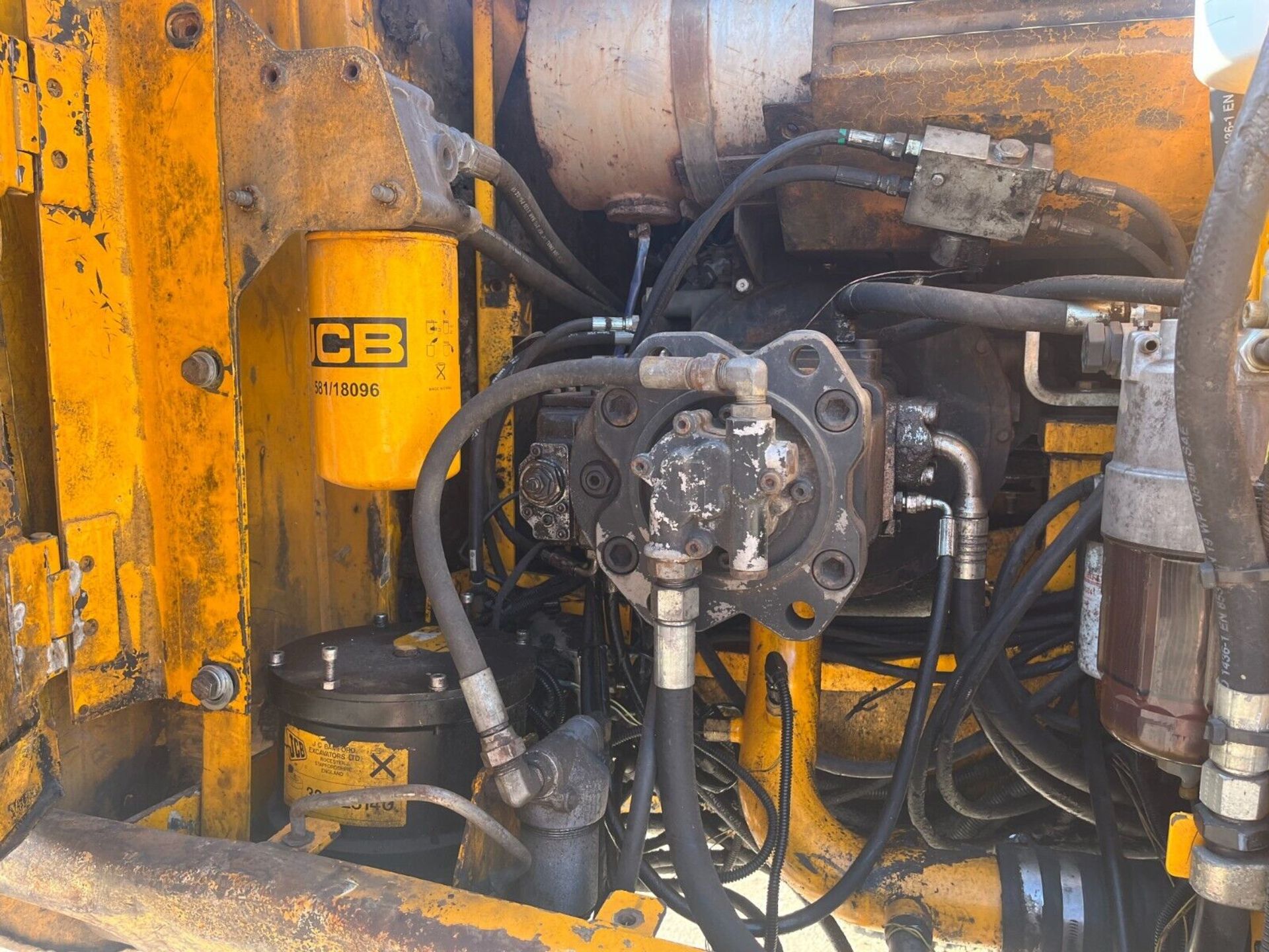 2010 JCB JS 220 EXCVAVATOR DIGGER 11000 HRS UNDERCARRIAGE 90% TWIN LINE PIPEWORK - Image 10 of 15