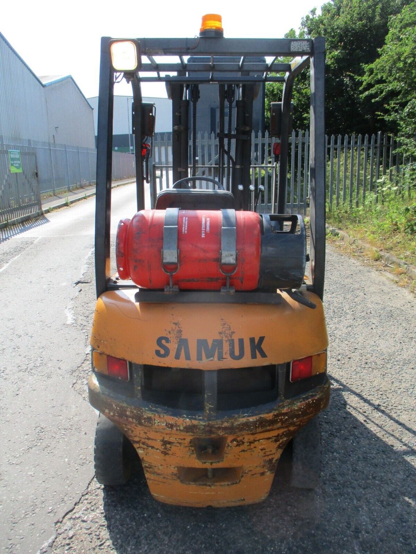 SAMUK SF15L: YOUR 1350KG LIFTING SOLUTION - Image 3 of 8