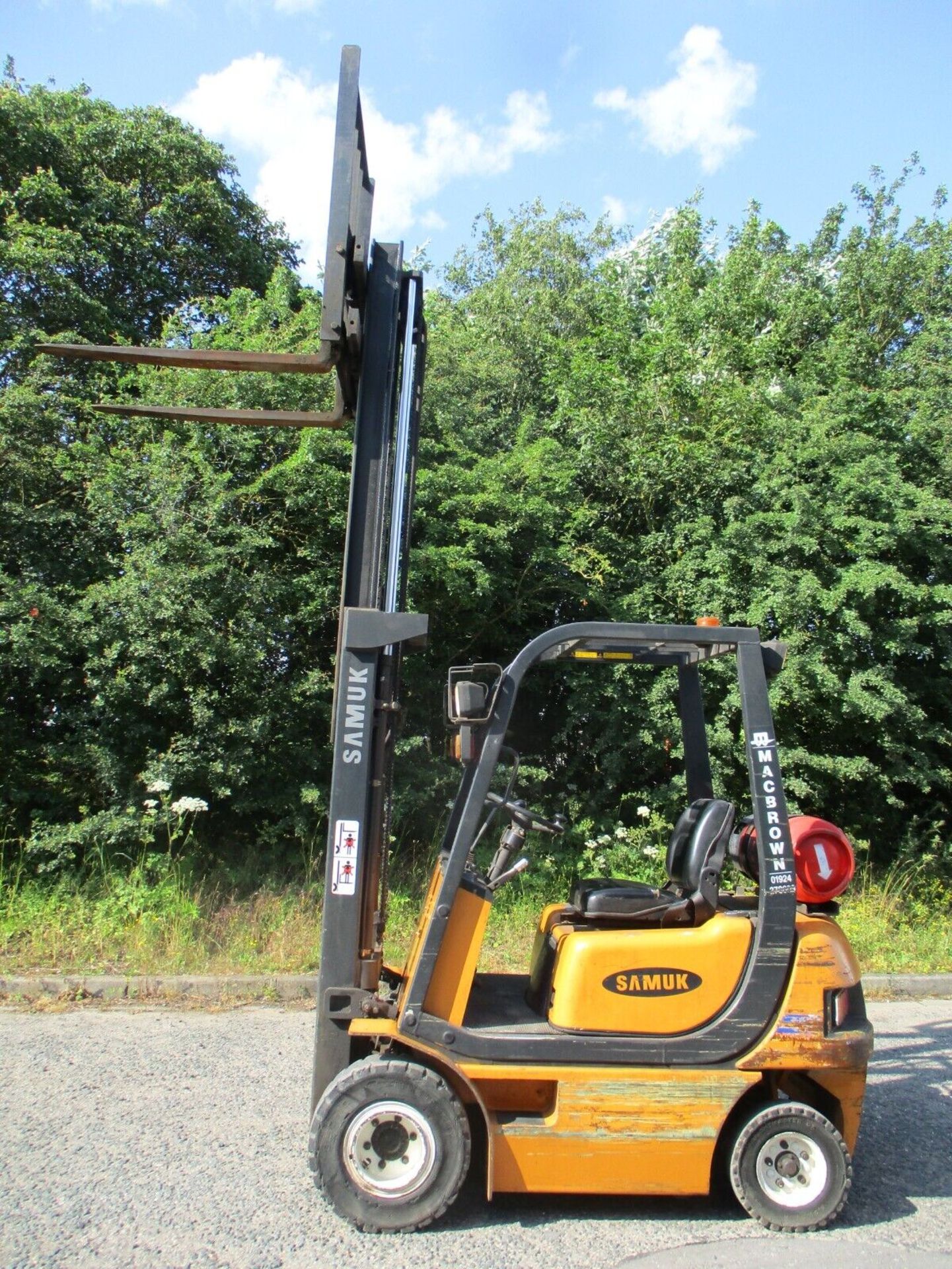 SAMUK SF15L: YOUR 1350KG LIFTING SOLUTION - Image 8 of 8