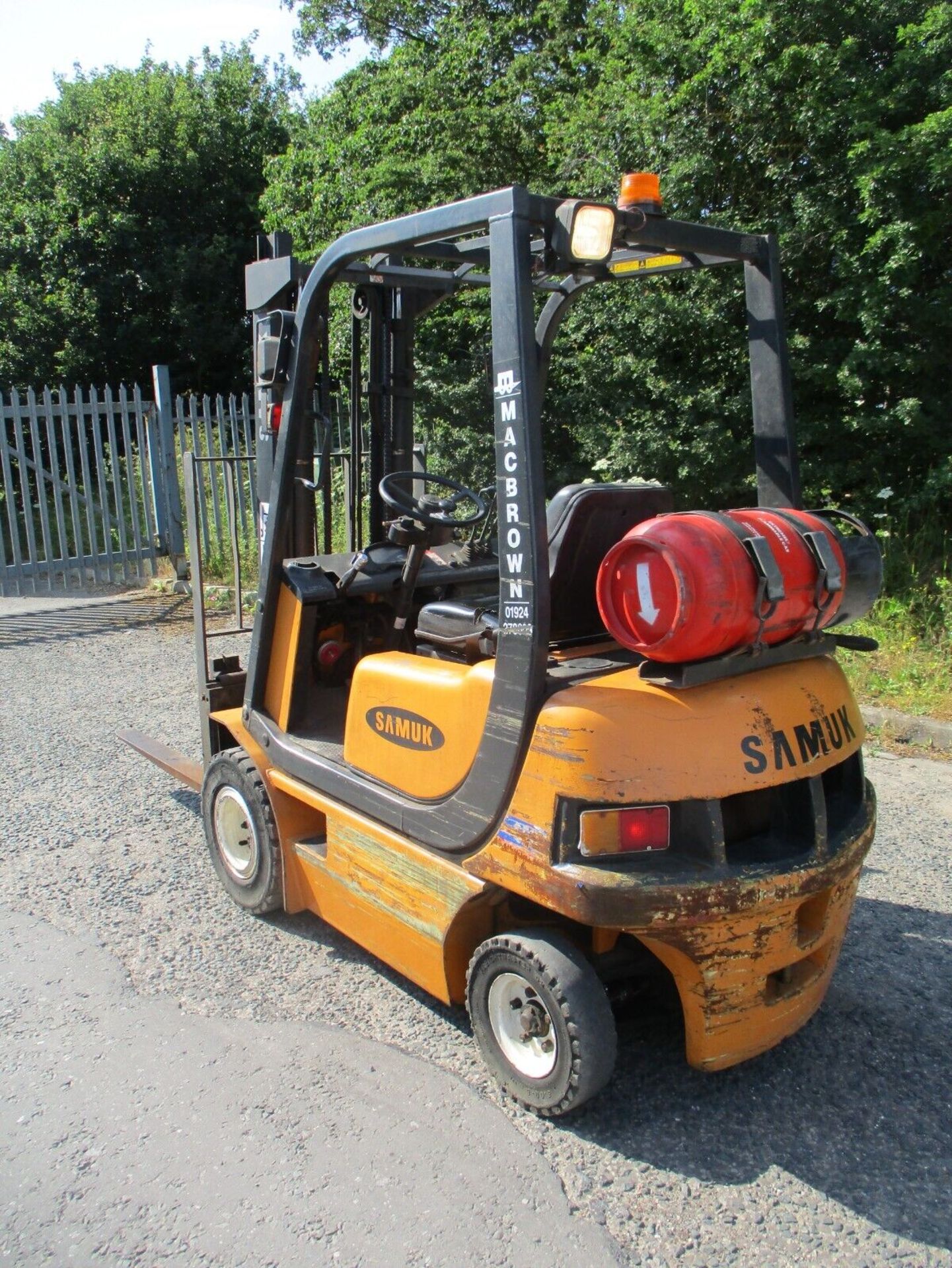 SAMUK SF15L: YOUR 1350KG LIFTING SOLUTION - Image 2 of 8
