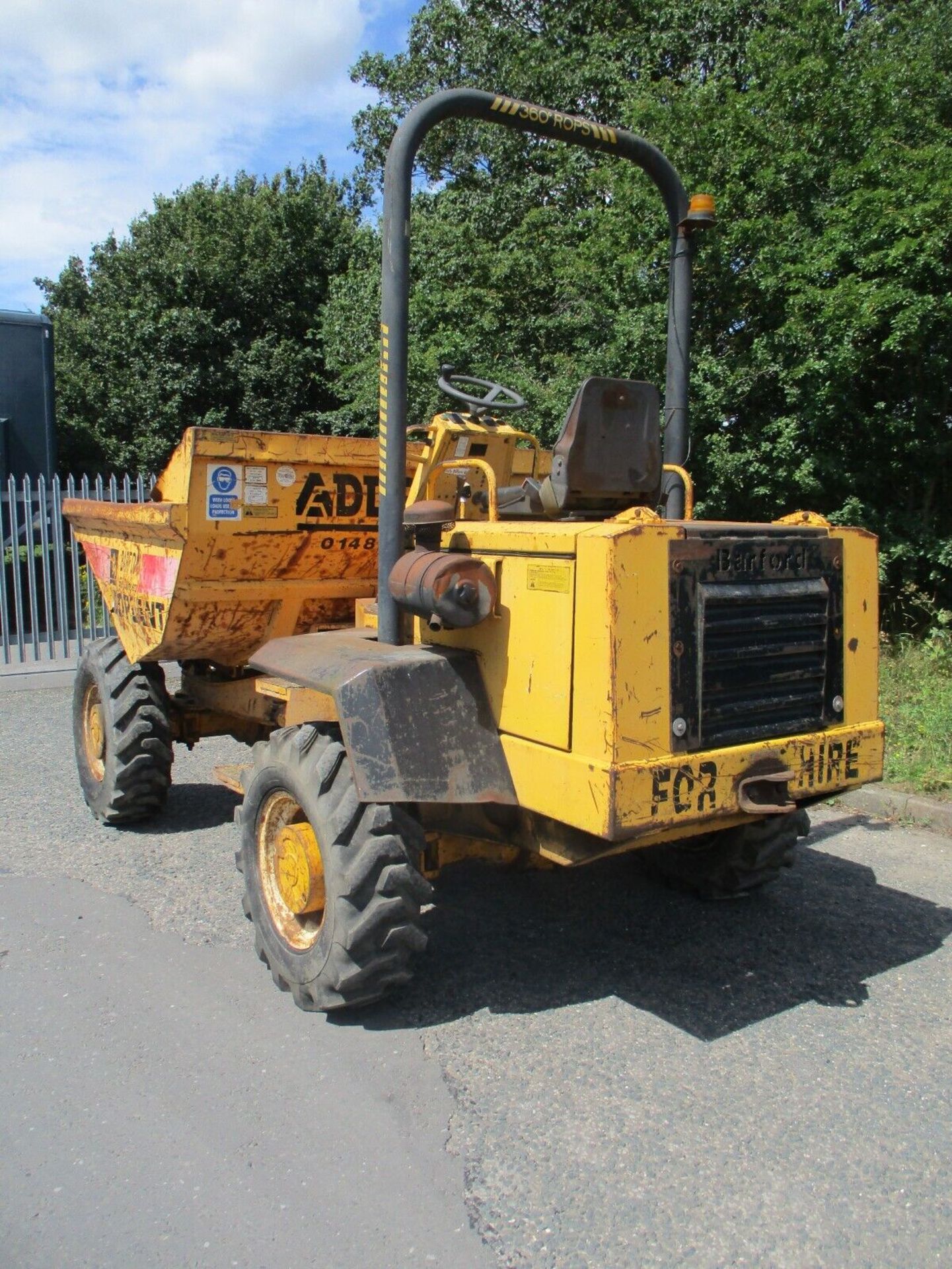 BARFORD 5 TON DUMPER: POWER AND PRECISION - Image 4 of 11