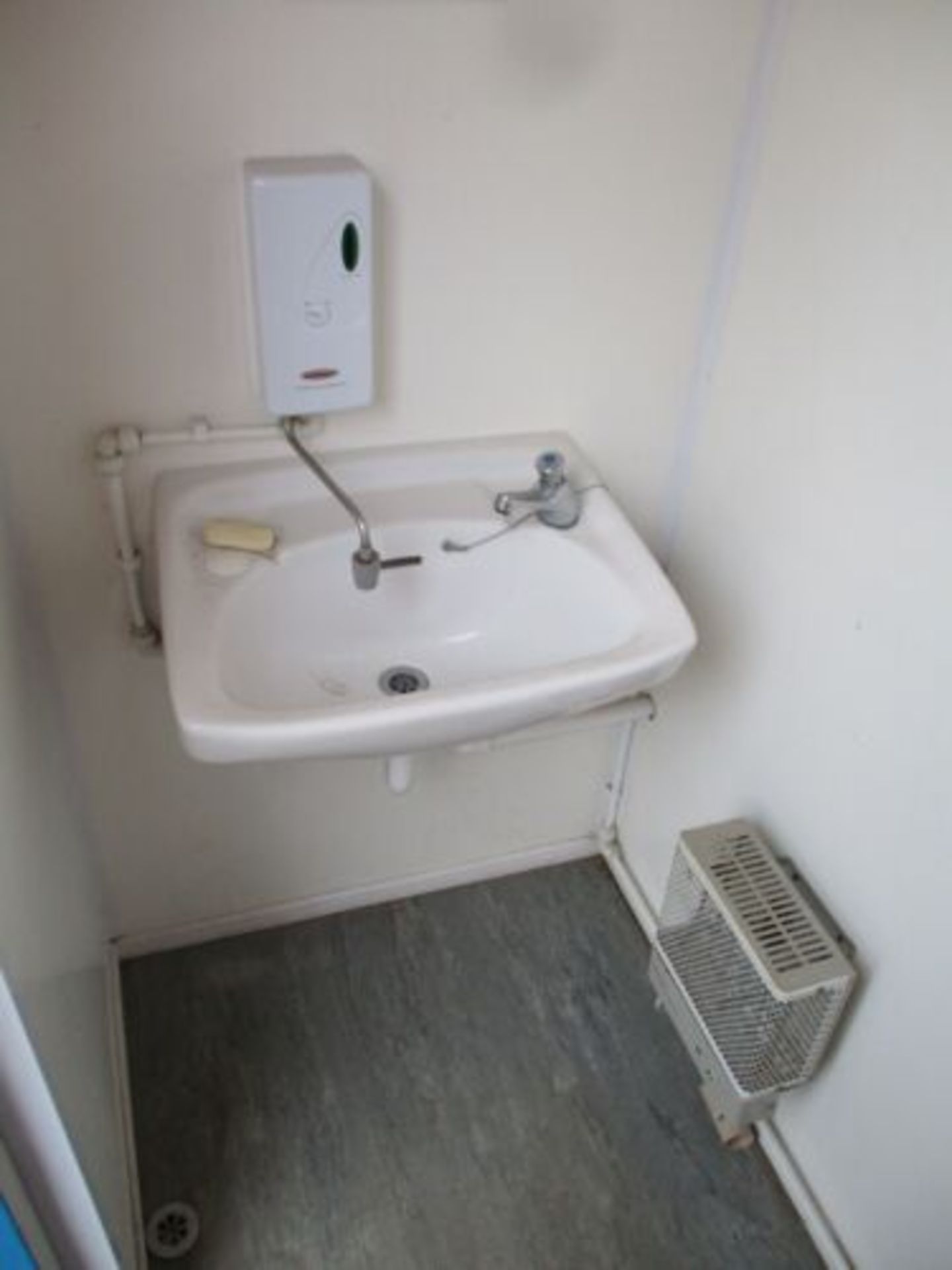 16 FT FEET FOOT SECURE SHIPPING CONTAINER TOILET BLOCK 3 + 1 - Image 6 of 8
