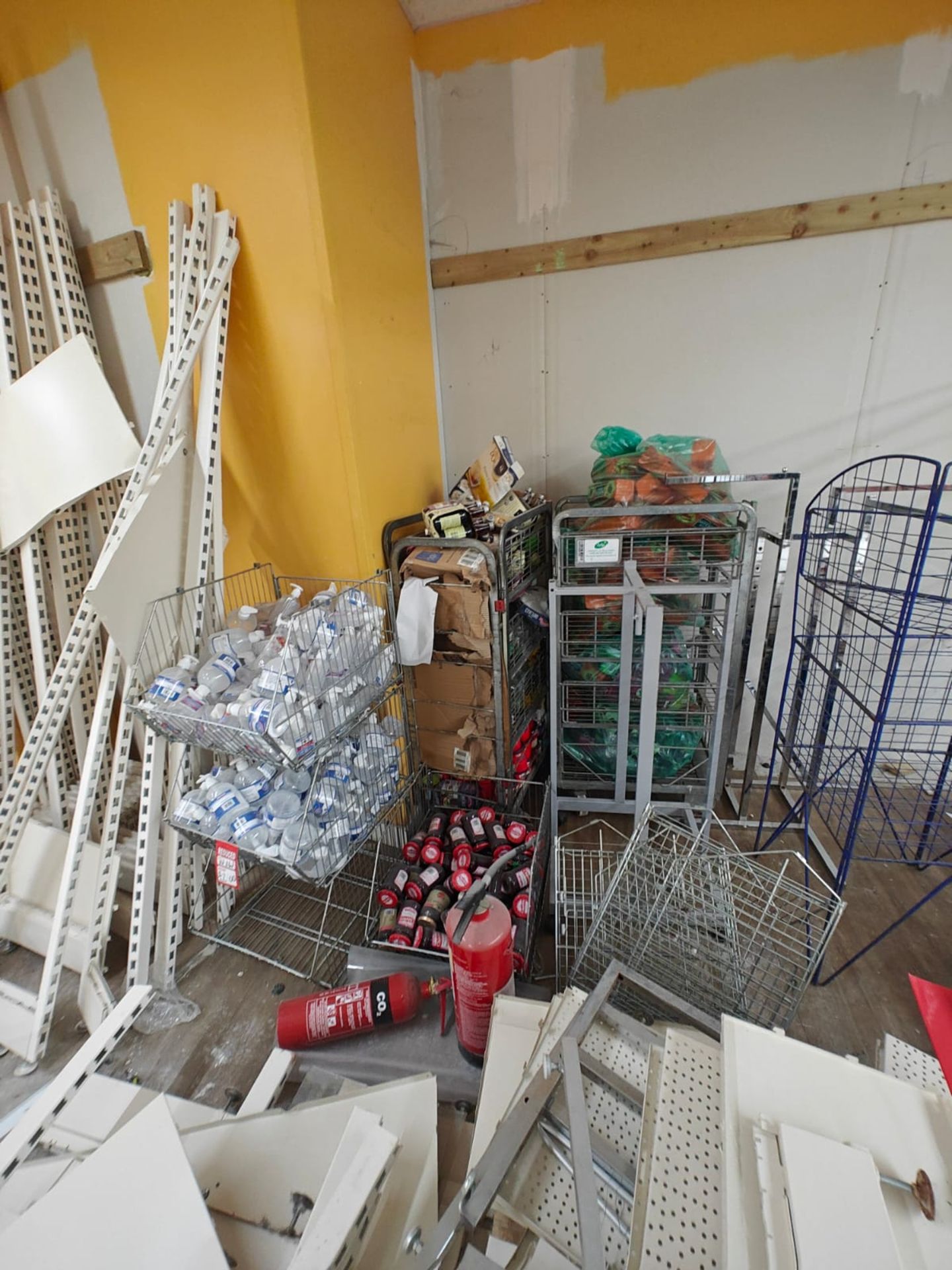 FULL CONTENTS OF POUNDWORLD SHOP INCLUDING RACKING EVERYTHING YOU SEE IN IMAGES (NO VAT ON HAMMER) - Image 30 of 32