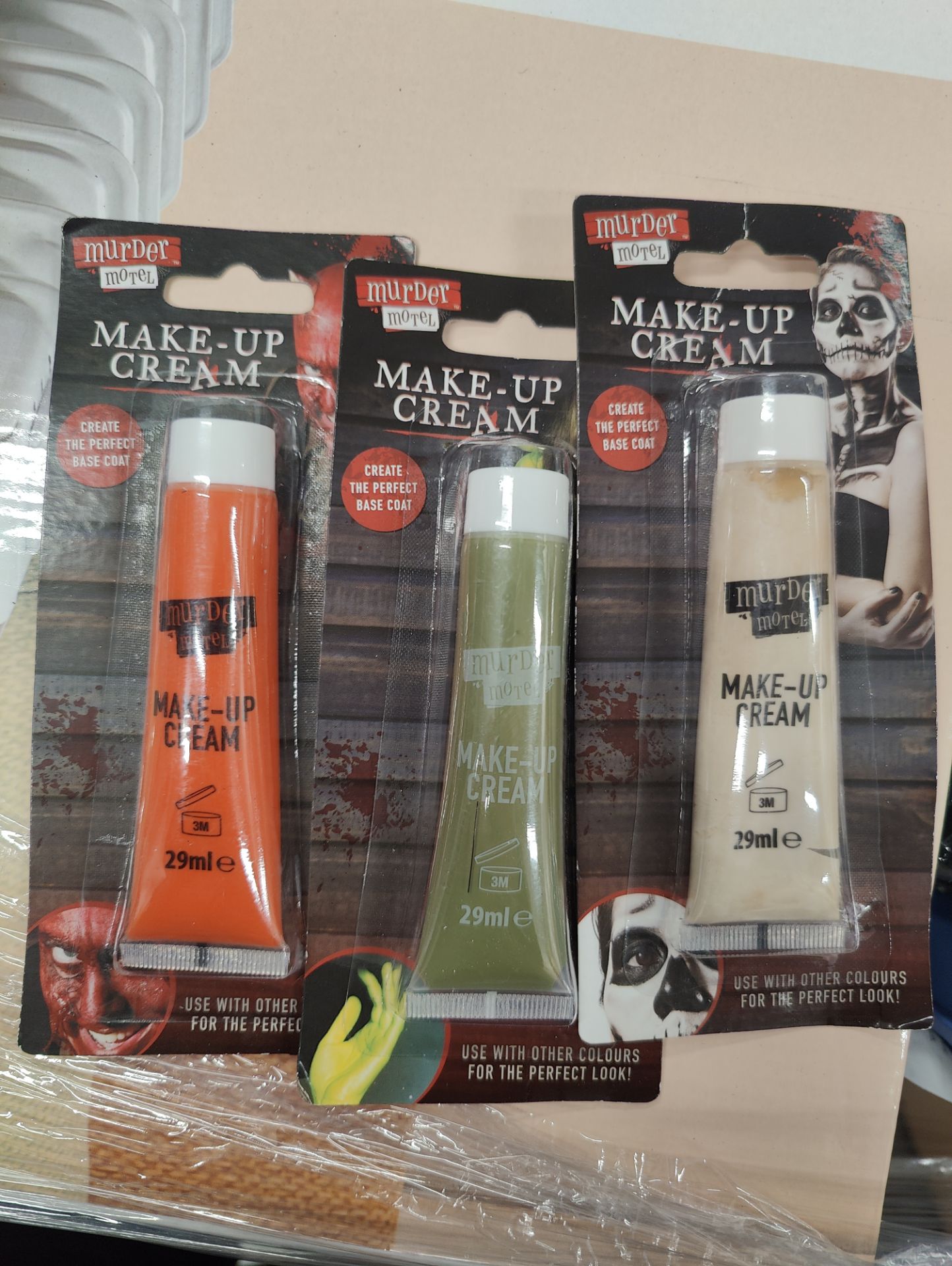 24 X HALLOWEEN MAKEUP FACE CREAM (NO VAT ON HAMMER)