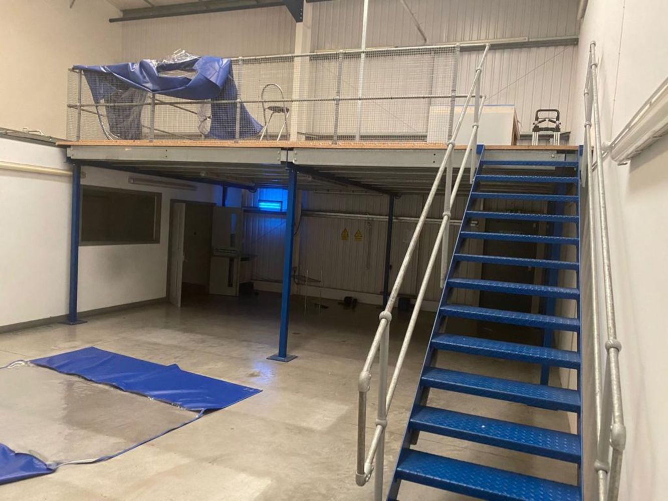 LIQUIDATION ON BEHALF OF THE LANDLORD - 7M X 5M MEZZANINE FLOOR & WAREHOUSE SHELVING FOR SALE Ends Friday 15th September 2023