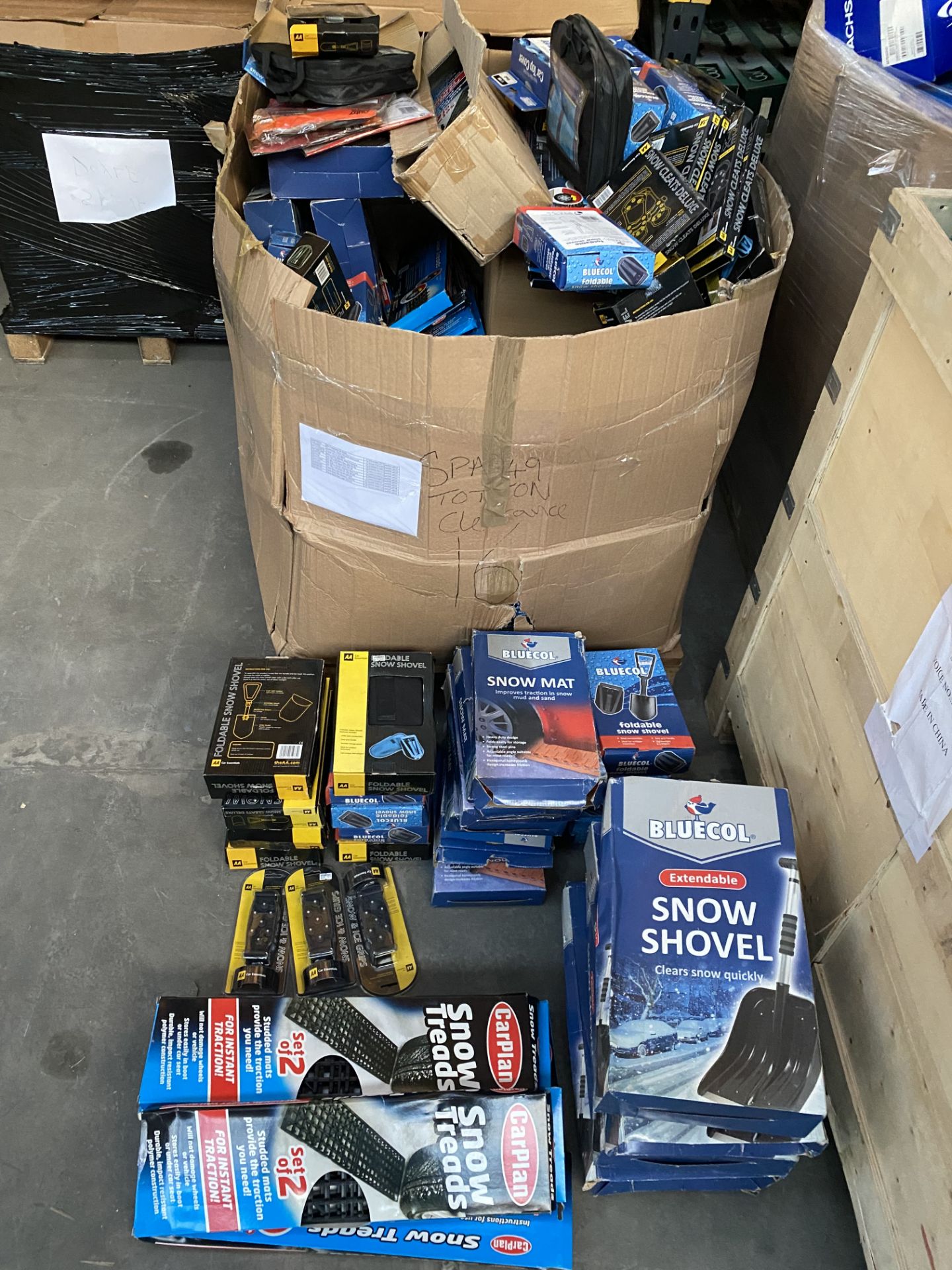 FULL PALLET AUTOMOTIVE / CAR WINTER & SNOW ACCESSORIES