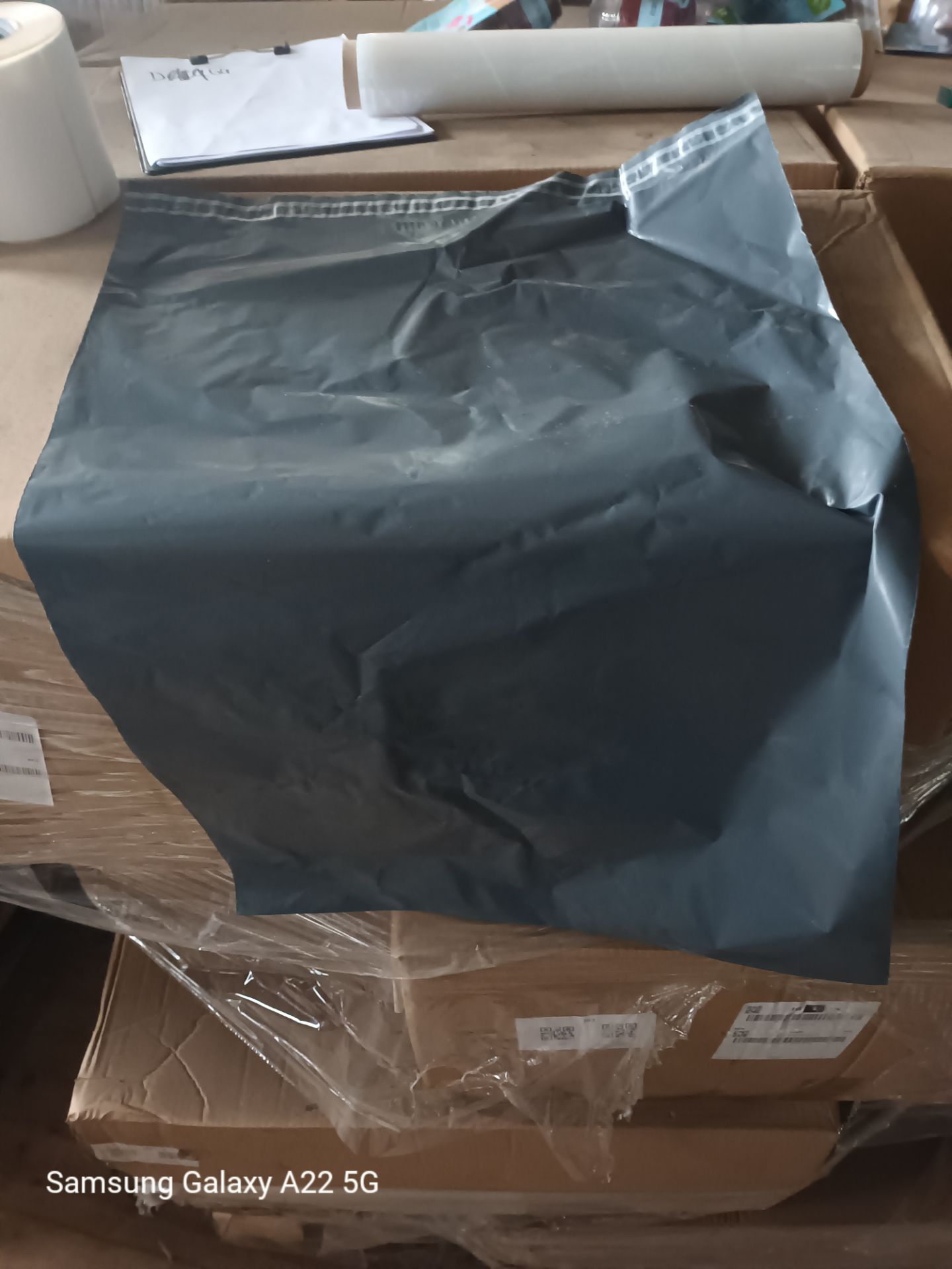 PALLET OF 9000 GREY PARCEL BAGS