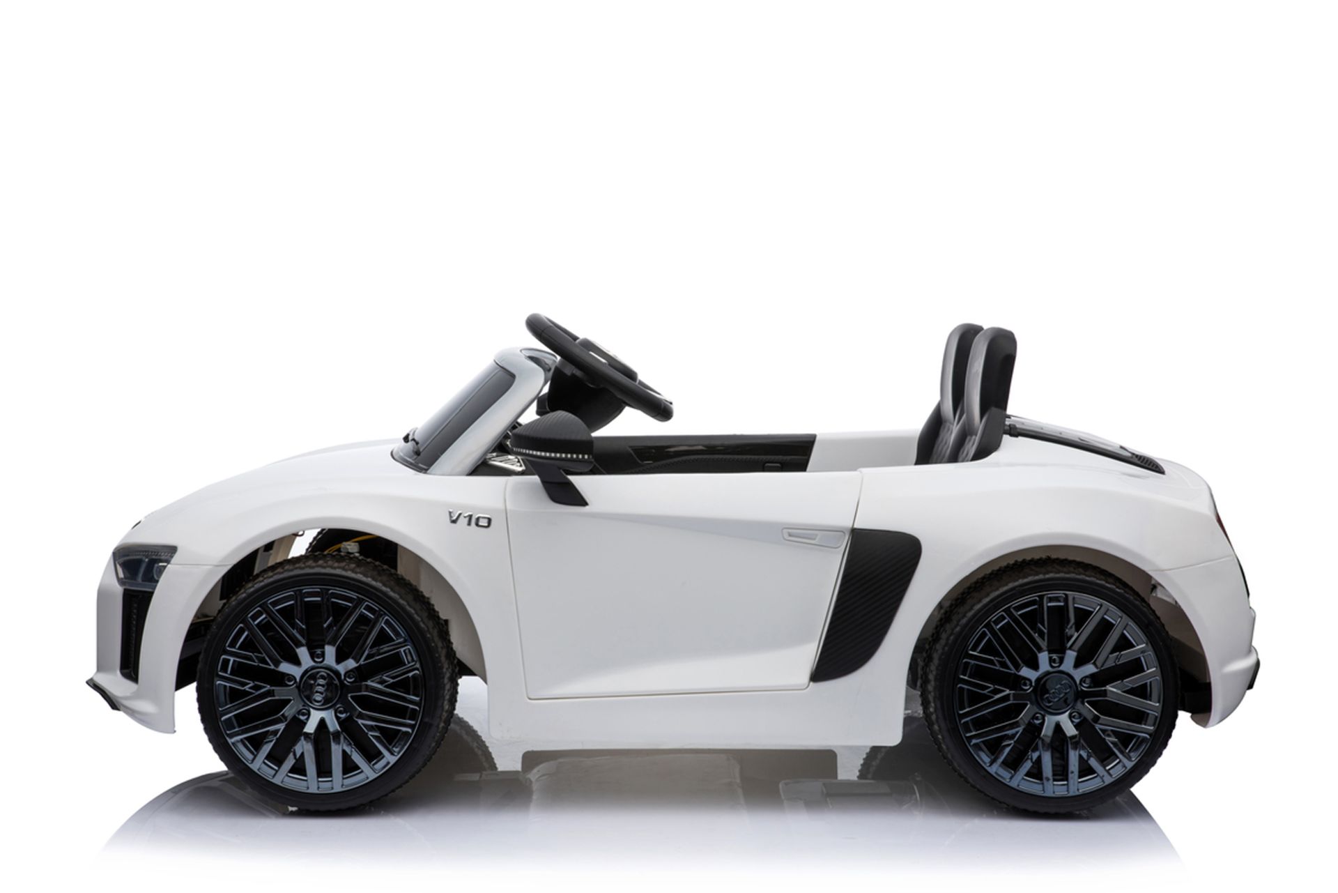 RIDE ON FULLY LICENSED AUDI R8 SPYDER 6V WITH PARENTAL REMOTE CONTROL - WHITE - Image 7 of 8