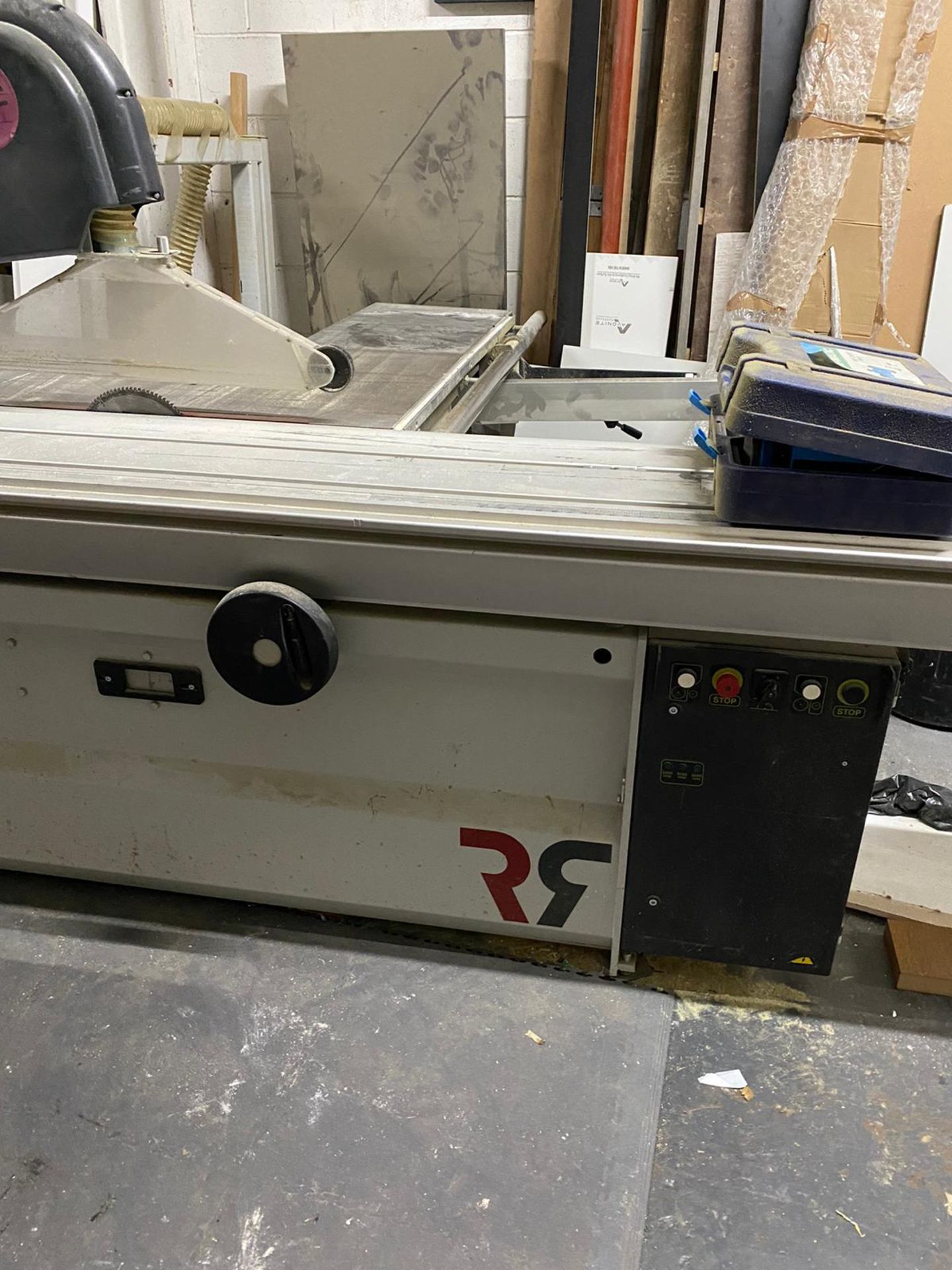 ROBAND Z3200 TABLE SAW WITH EXTRACTOR UNIT WORKING WHEN TESTED - Image 2 of 4