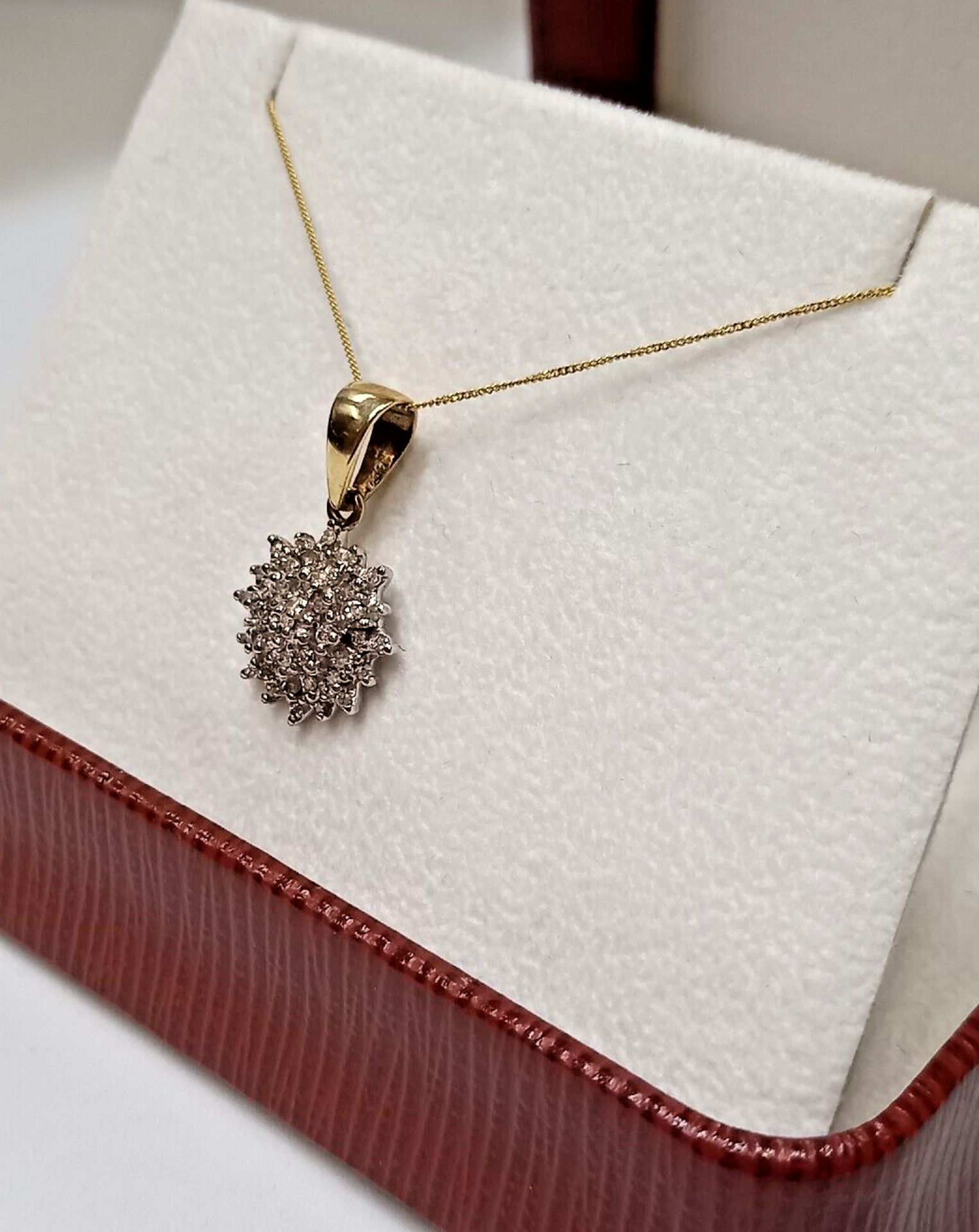 0.35CT CLUSTER DIAMOND PENDANT/9CT YELLOW GOLD IN GIFT BOX WITH VALUATION CERTIFICATE OF £1095 - Image 3 of 3