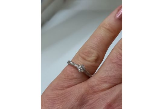 0.45CT DIAMOND ENGAGMENT RING DIAMOND SHOULDERS IN GIFT BOX WITH VALUATION CERTIFICATE £1,995 - Image 2 of 7