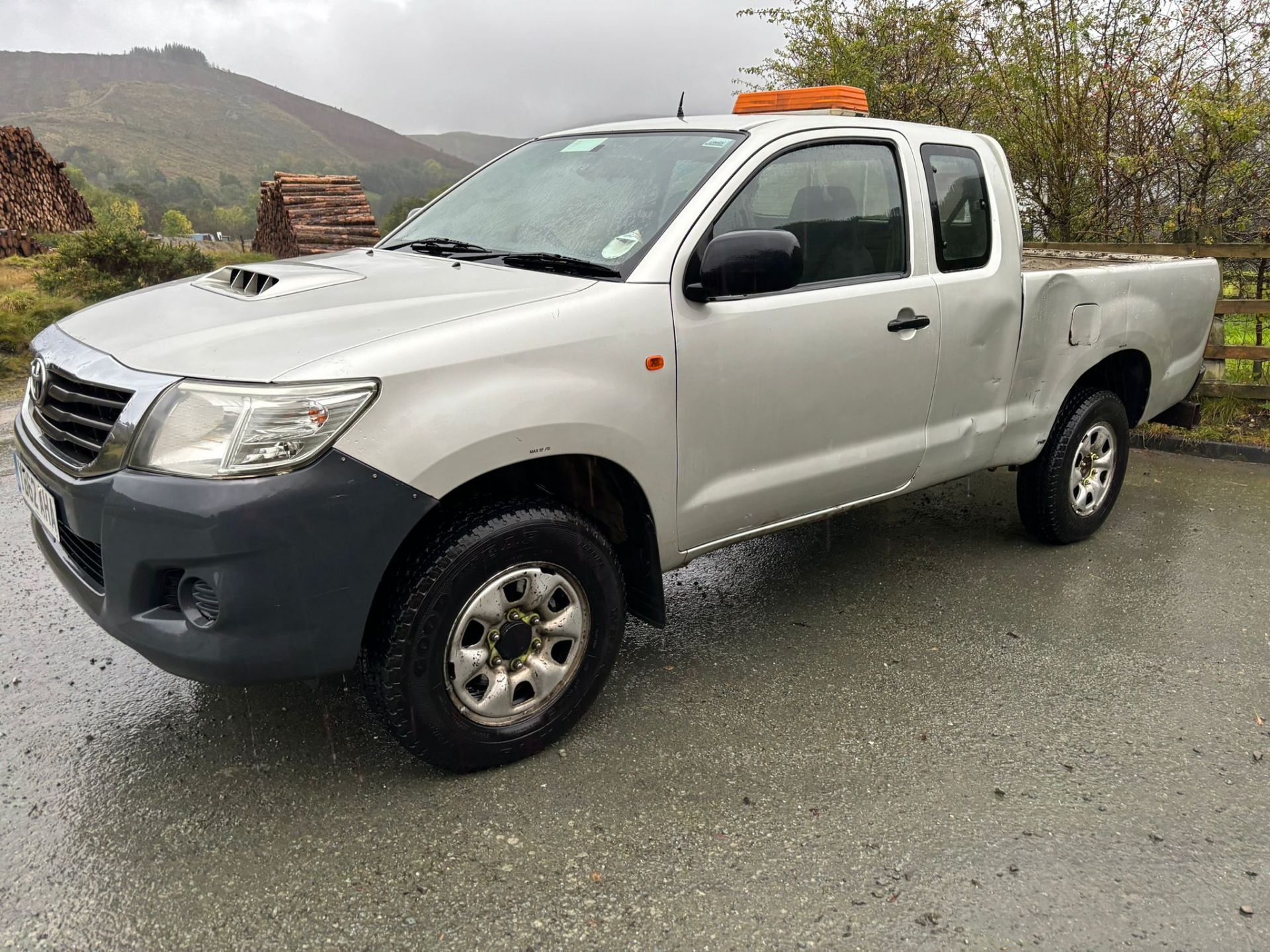 Toyota Hilux king cab pickup truck DIRECT From water board 1 owner ...