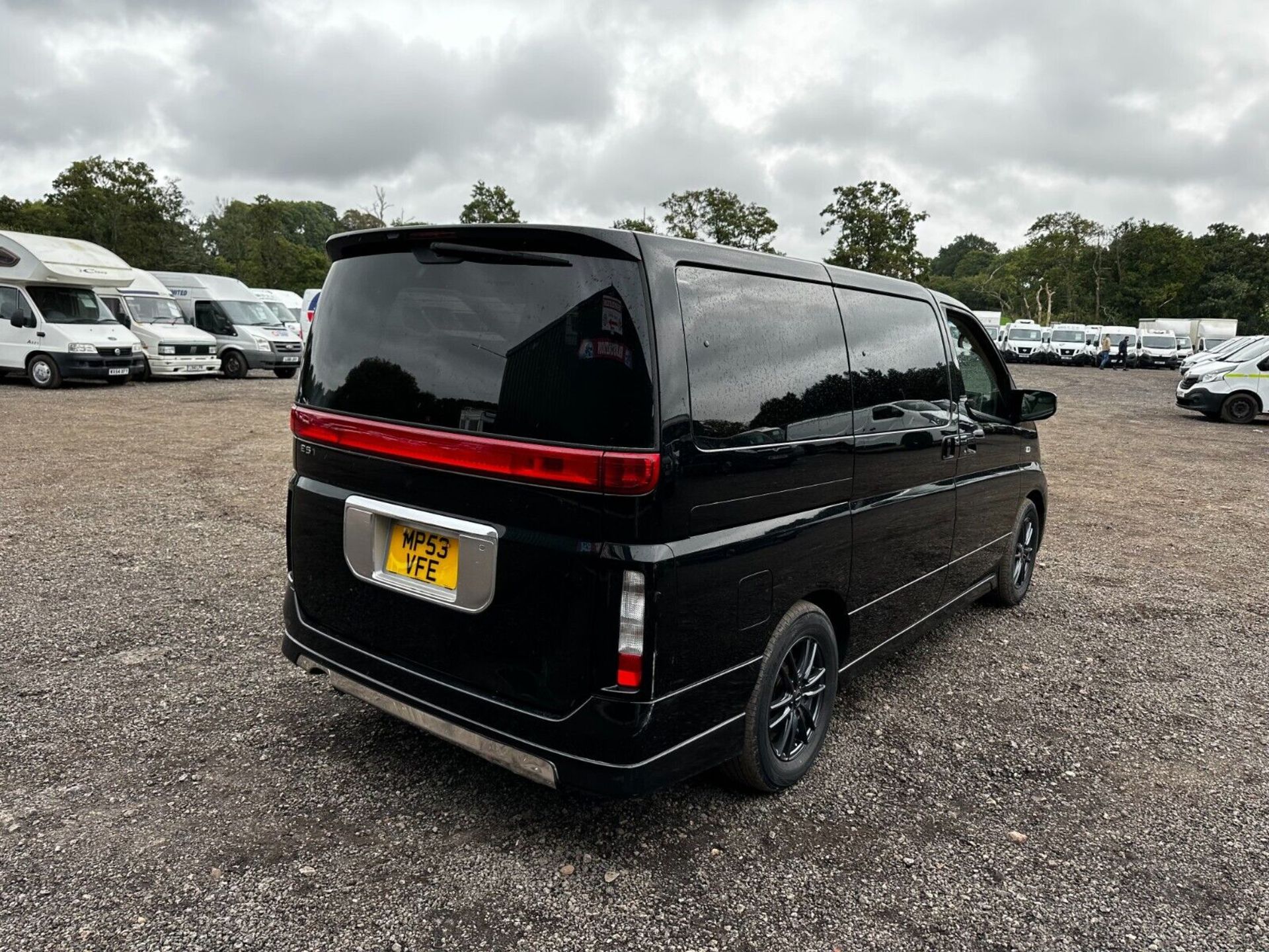 7-SEATER ELEGANCE: 3.5L PETROL NISSAN ELGRAND MINIBUS ( NO VAT ON HAMMER) - Image 14 of 20