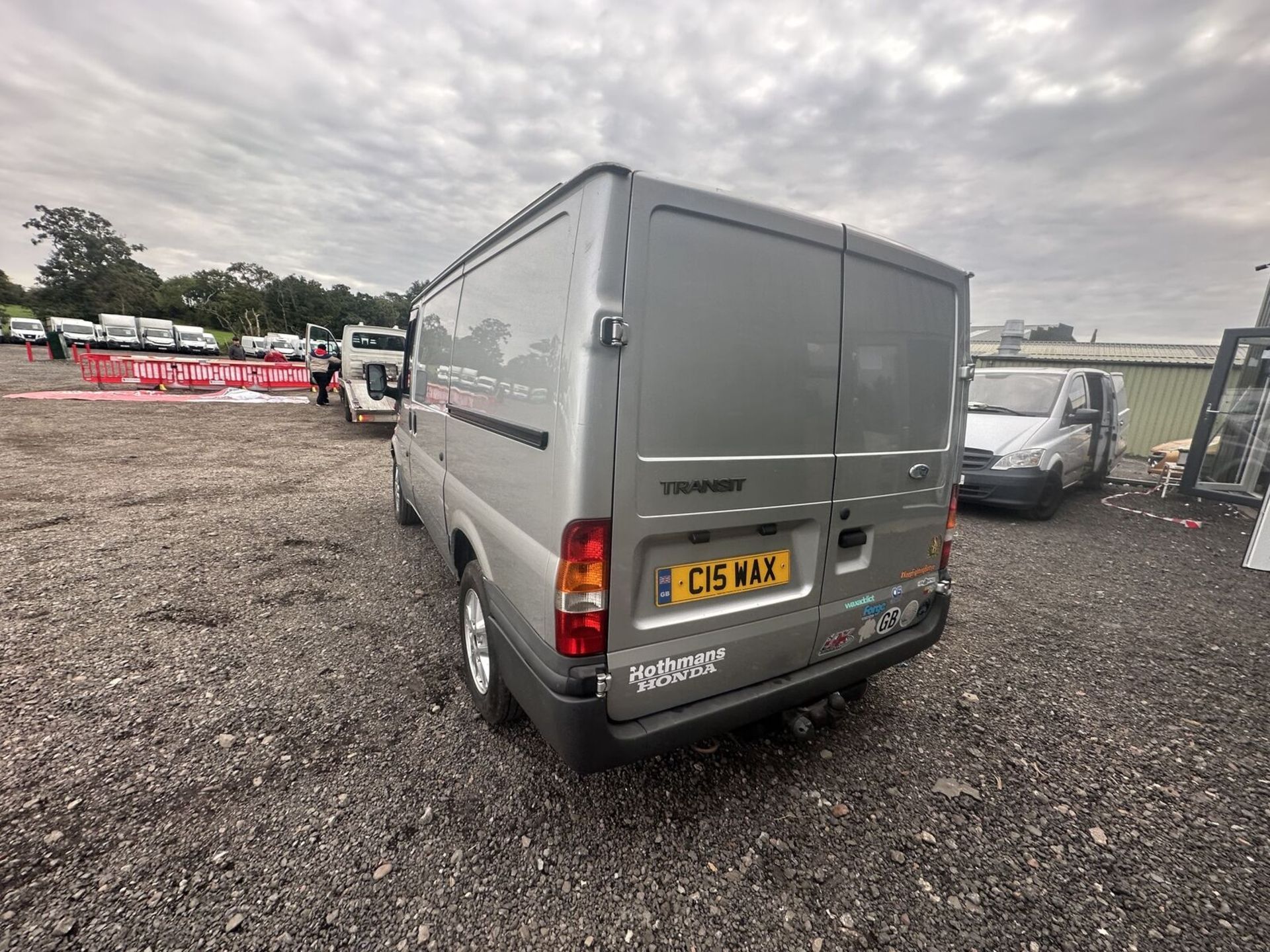 "READY FOR THE OPEN ROAD: FORD TRANSIT SILVER CAMPER (NO VAT ON HAMMER)** - Image 11 of 15