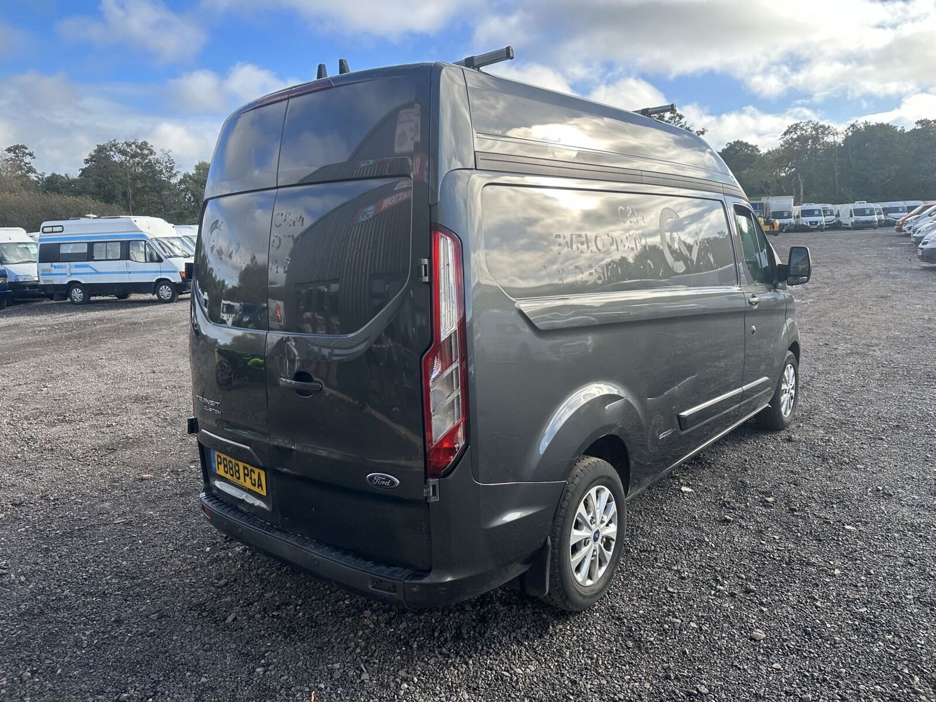 **ONLY 66K MILES** 300 LIMITED PANEL VAN - WELL-MAINTAINED - NO VAT ON HAMMER - Image 14 of 17