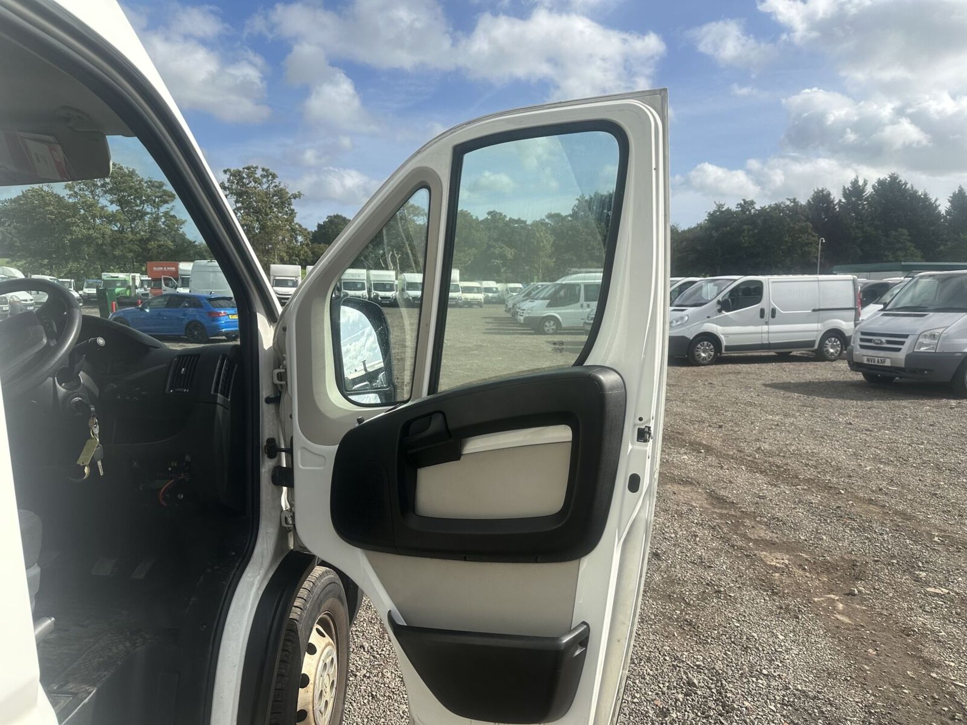 2019 CITROEN RELAY 140PS CAMPER: WELL-MAINTAINED WORKHORSE - Image 11 of 15