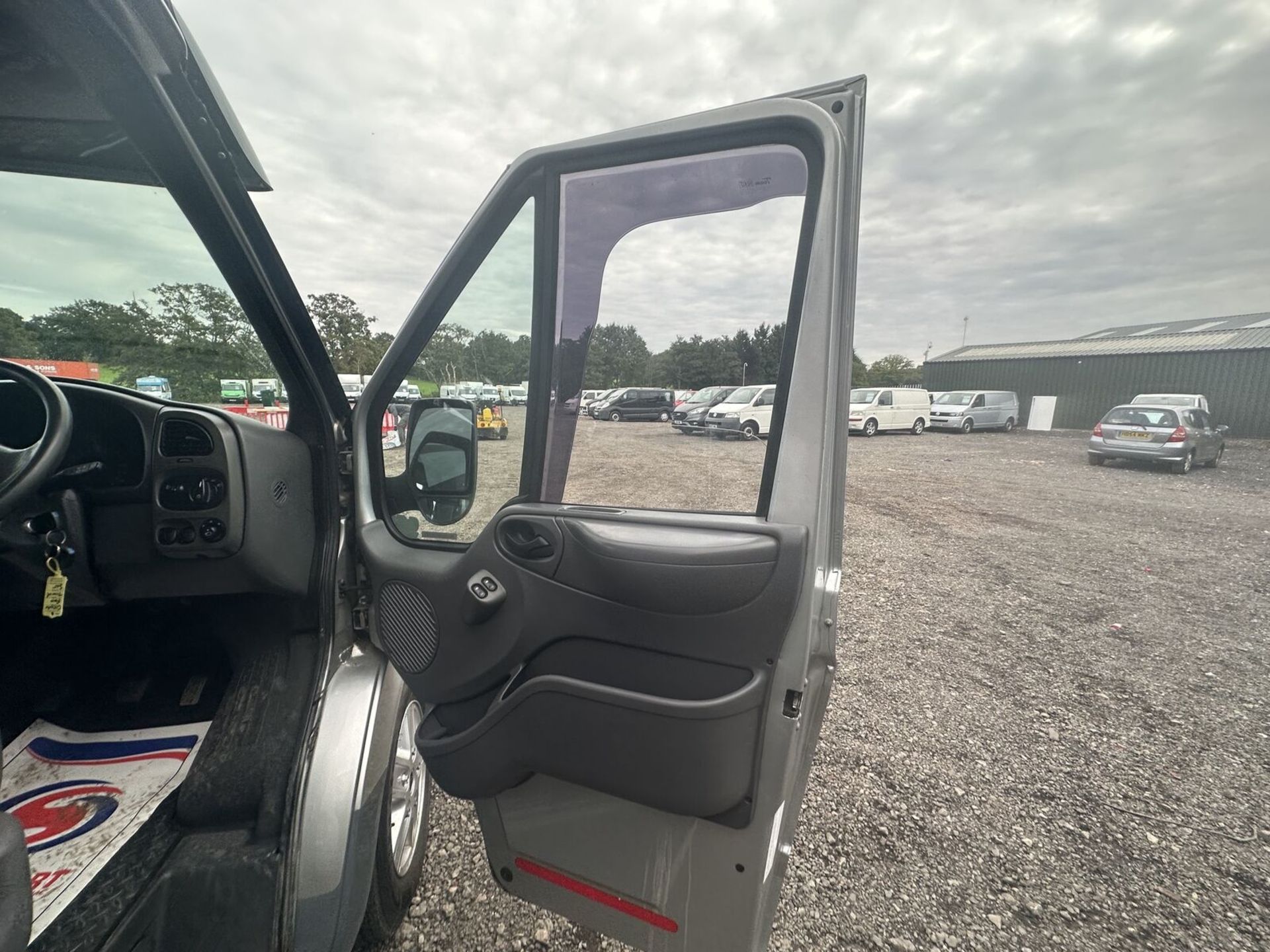 "READY FOR THE OPEN ROAD: FORD TRANSIT SILVER CAMPER (NO VAT ON HAMMER)** - Image 10 of 15