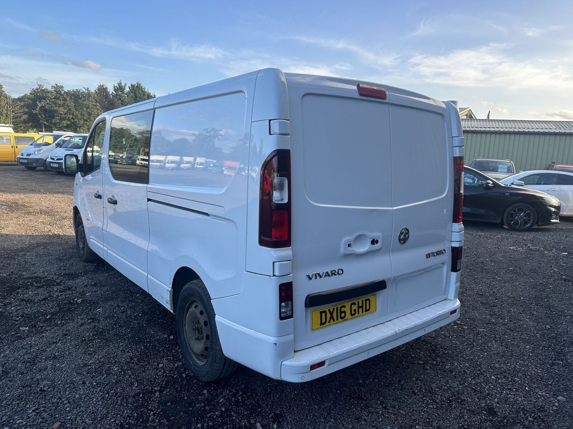 2016 VAUXHALL VIVARO SPORTIVE: CREW CAB READY FOR ACTION - Image 14 of 15