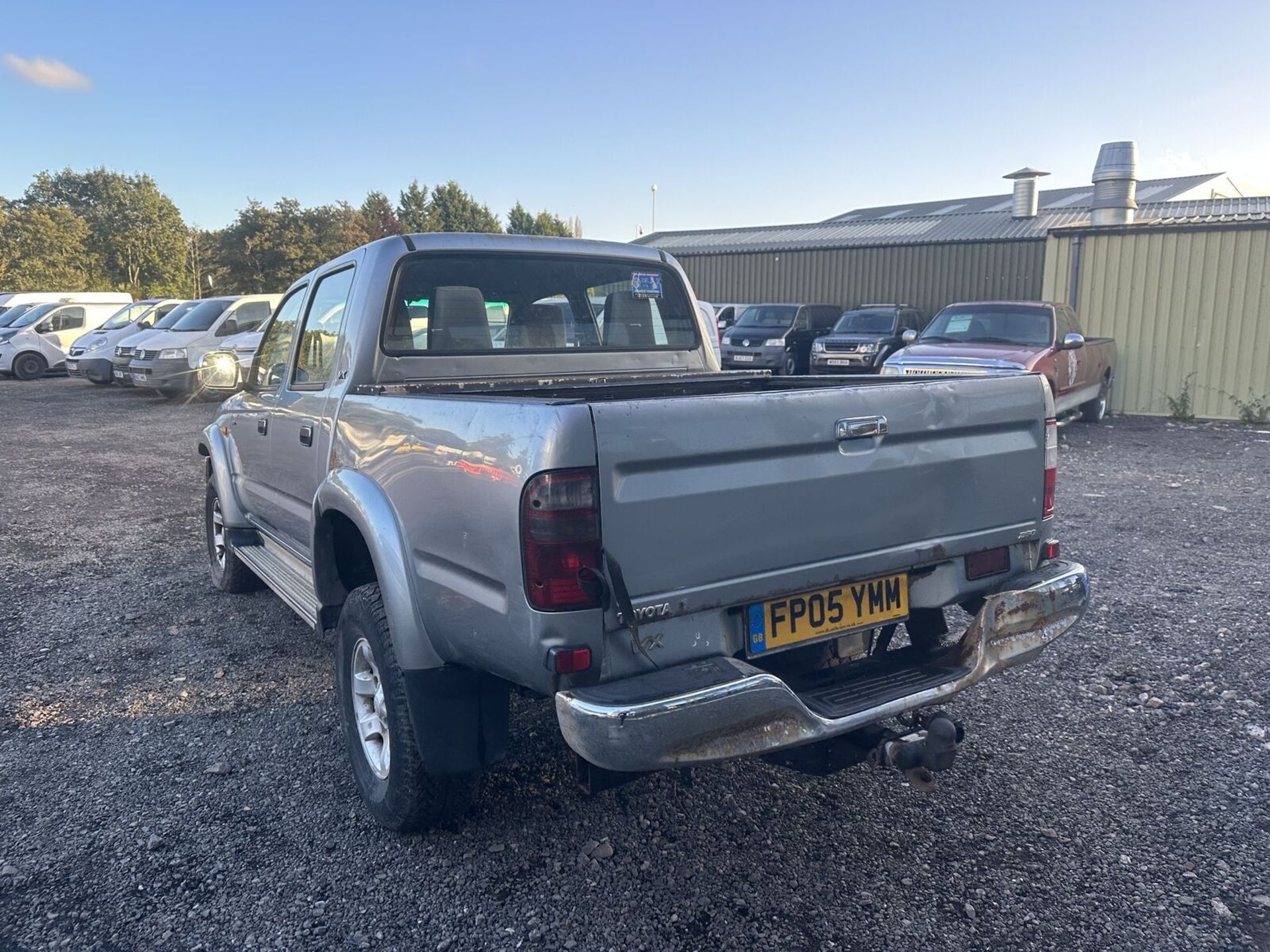 125K MILES - TOYOTA HILUX 4X4 WORKHORSE: WELL-MAINTAINED AND CAPABLE (NO VAT ON HAMMER) - Image 13 of 15