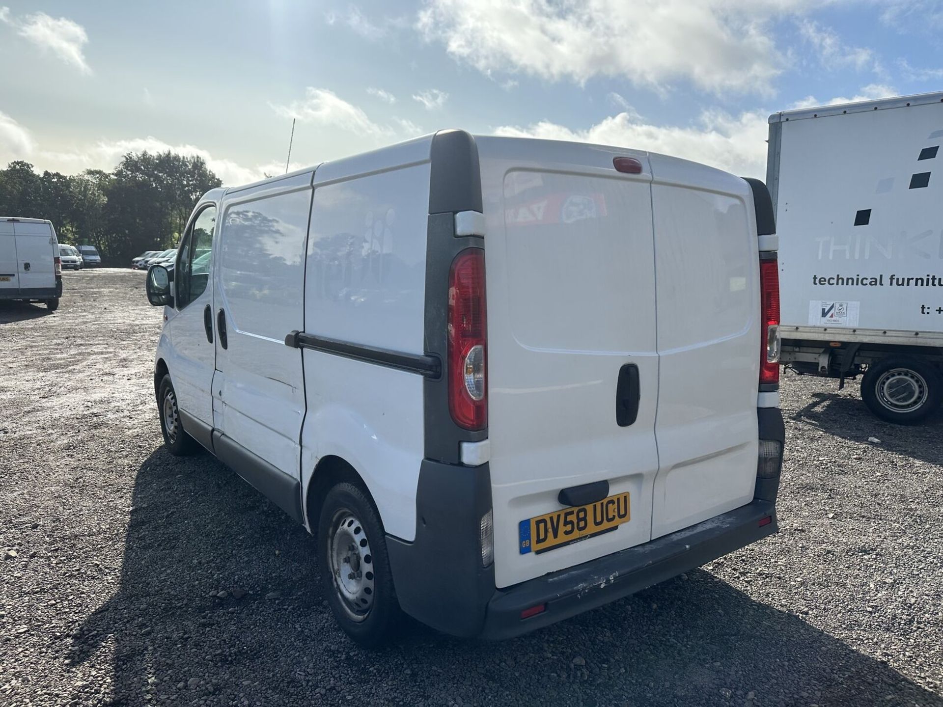 EFFICIENT WORKHORSE: 58 PLATE VAUXHALL VIVARO TRAFIC SWB DIESEL (NO VAT ON HAMMER)** - Image 4 of 15