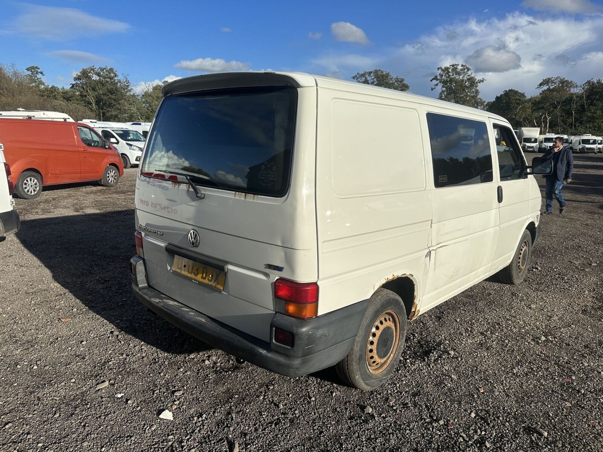 VOLKSWAGEN TRANSPORTER T4/T5 CAMPER - FULL SERVICE HISTORY - NO VAT ON HAMMER! - Image 20 of 21