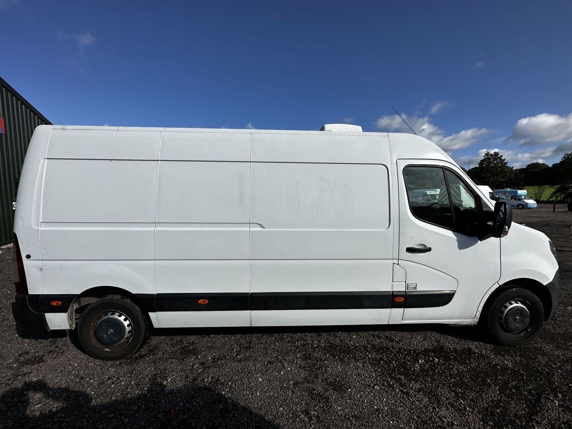 RELIABLE CHILL COMPANION: 65 PLATE FRIDGE VAN - NV400 MOVANO - Image 9 of 14